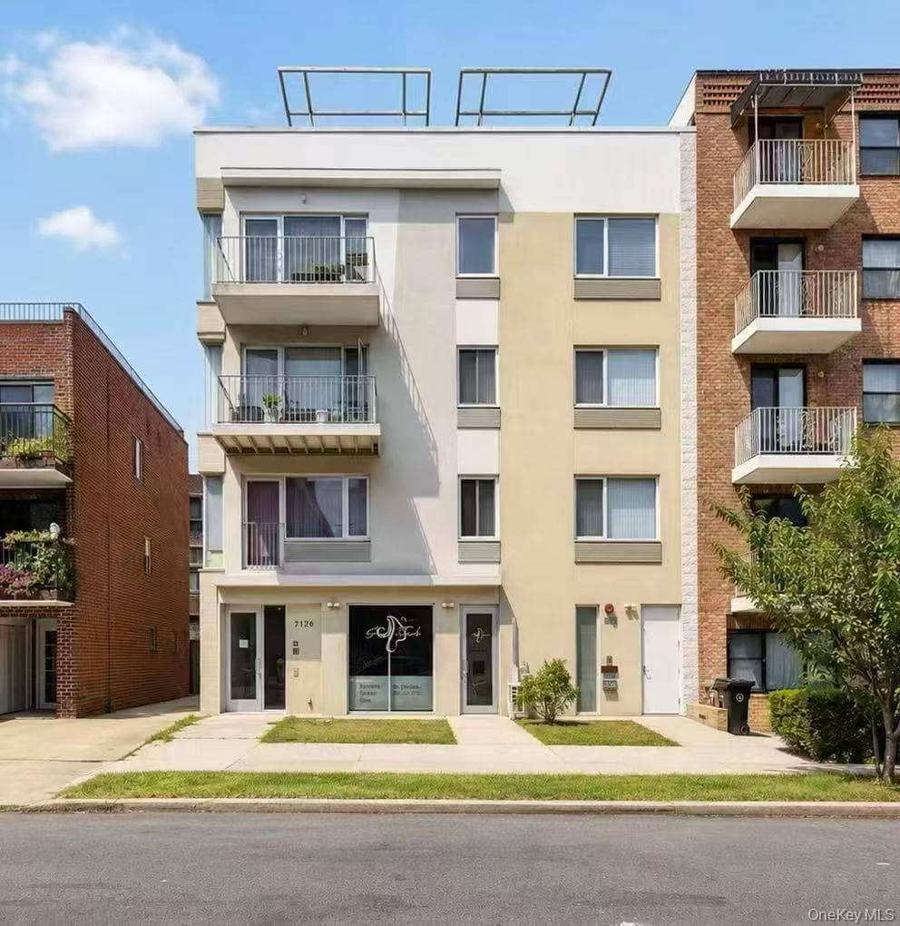 71-28 163rd Street Unit: 2A, Fresh Meadows