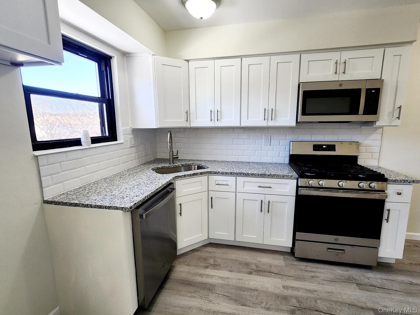 196 Sneden Place Unit: 196 thumbnail 11