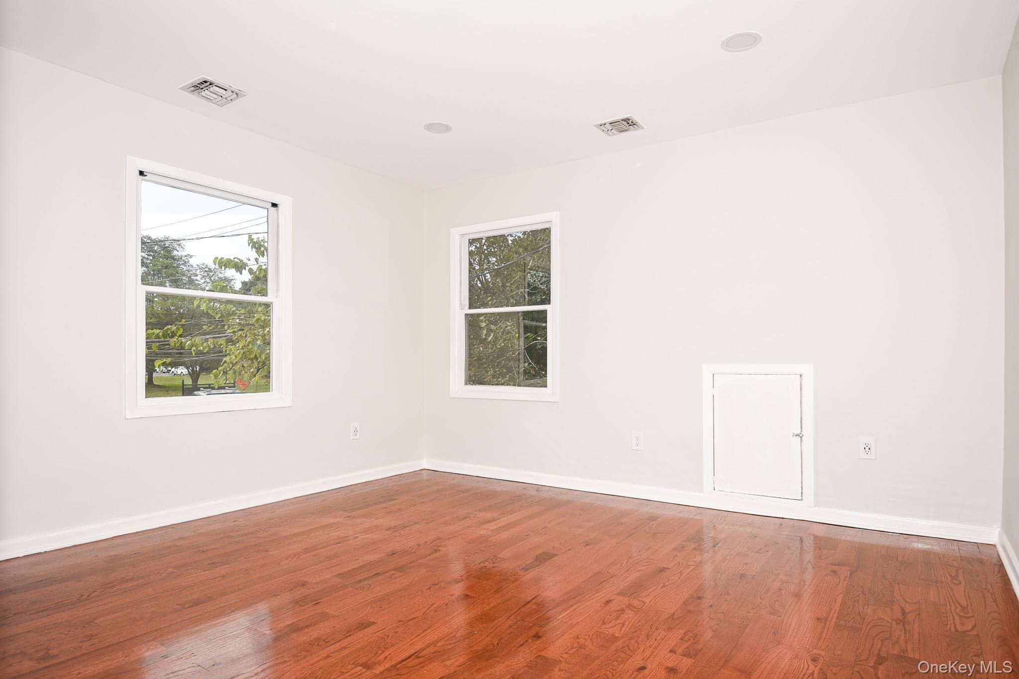 95 E Pulaski Road thumbnail 32