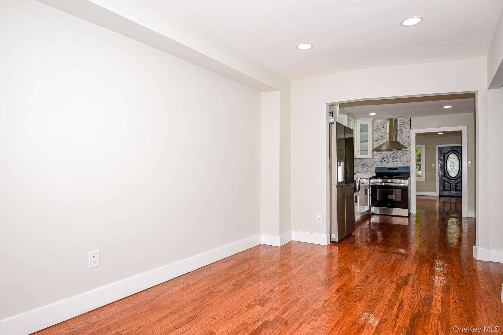 95 E Pulaski Road thumbnail 4