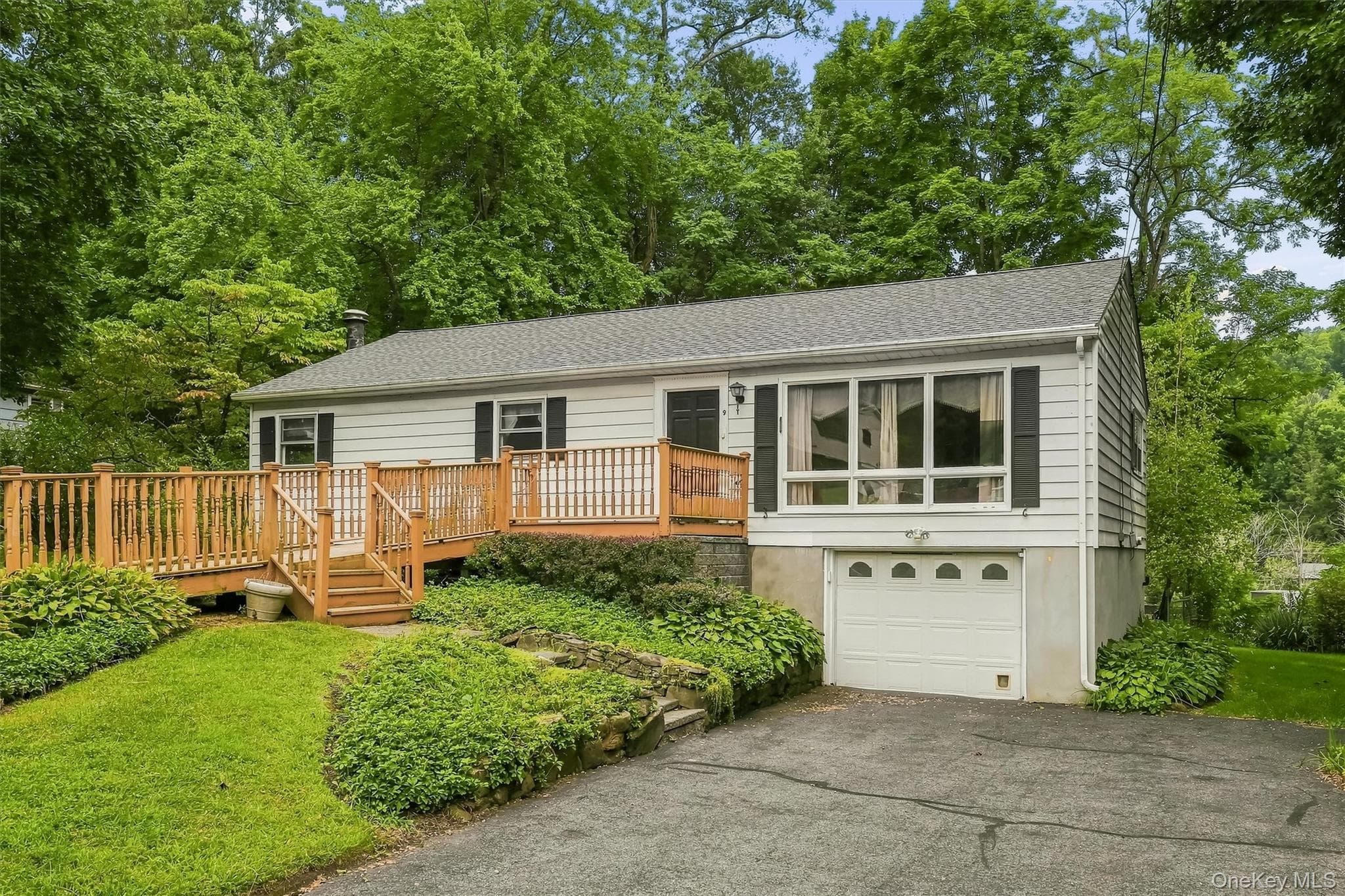9 Michelle Drive photo 1