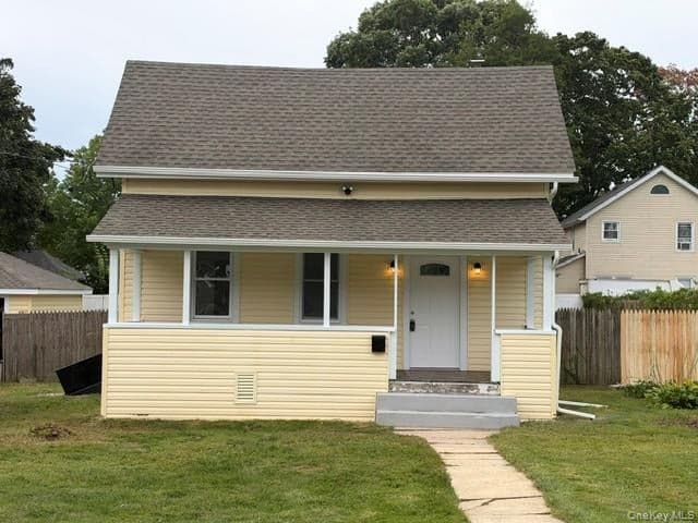 34 S 5th Avenue, Brentwood