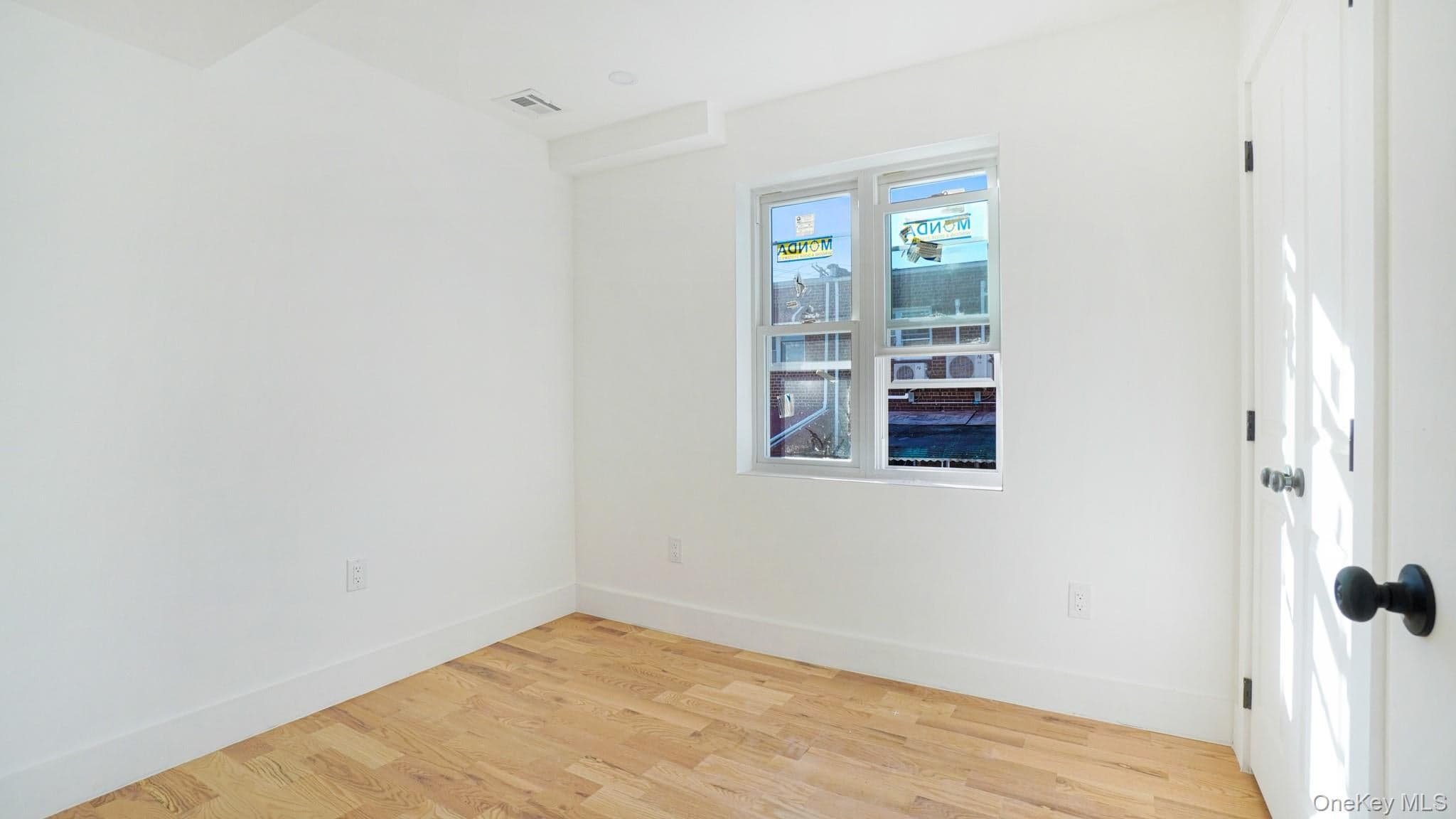 1011 E 221st Street thumbnail 11