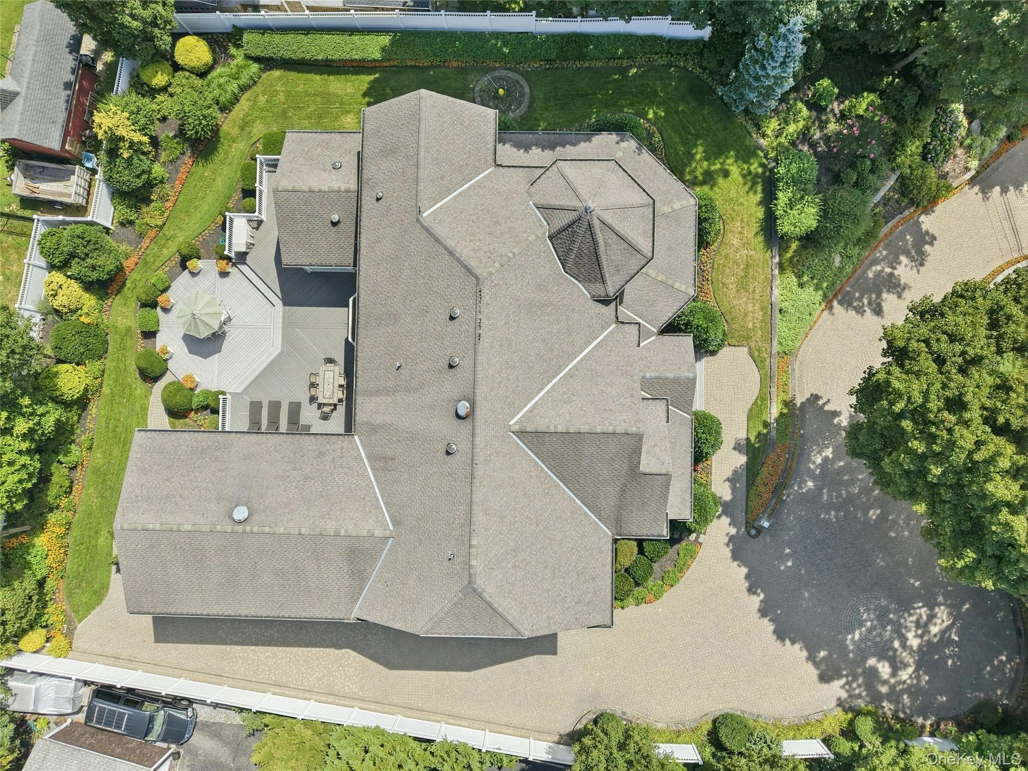 3 Crescent Drive thumbnail 42