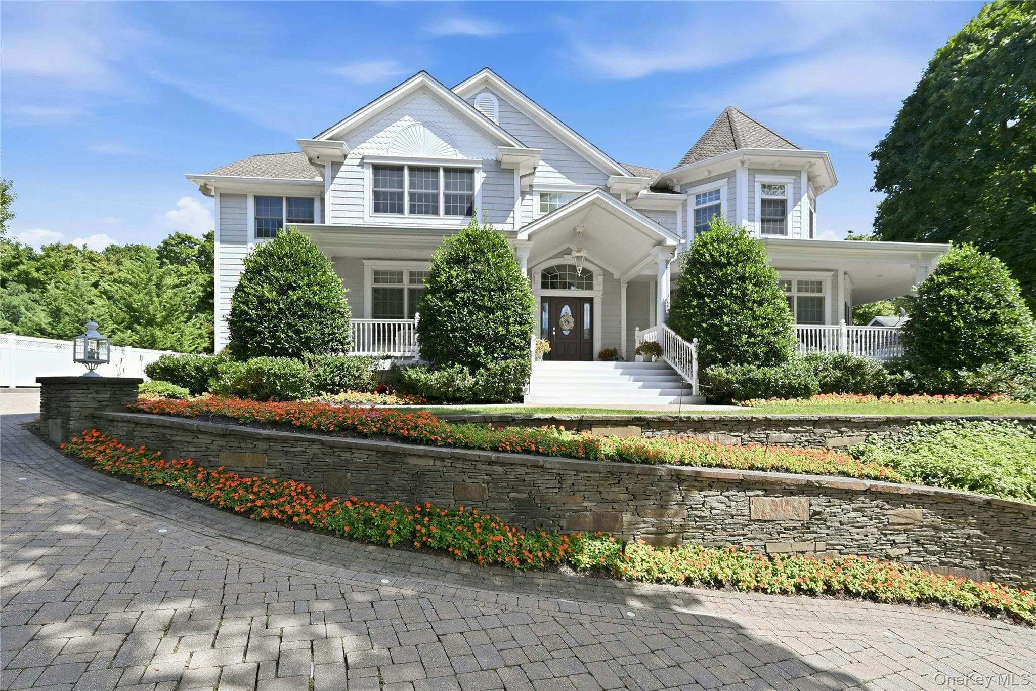 3 Crescent Drive photo 1