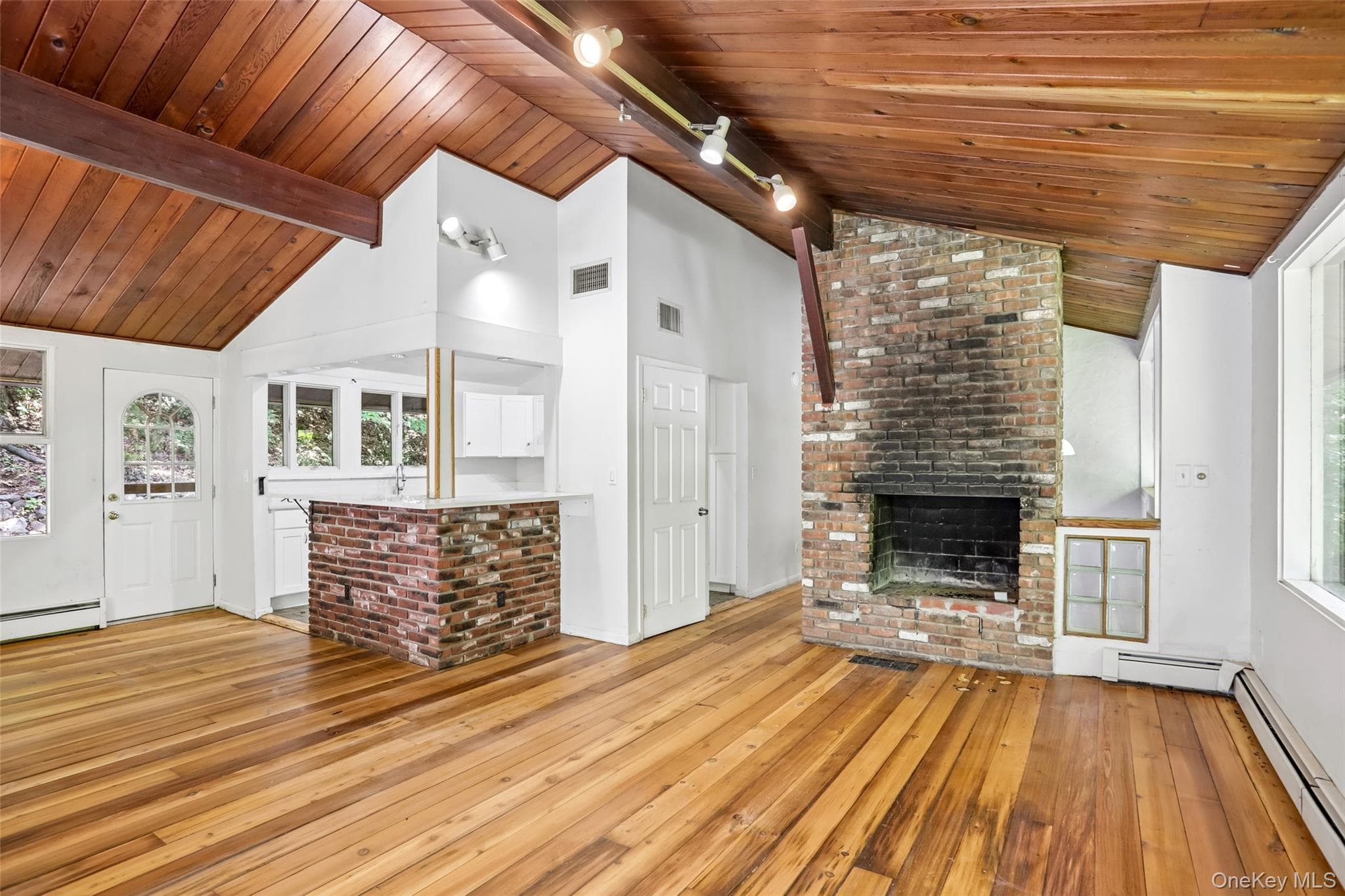 951 Haverstraw Road thumbnail 10