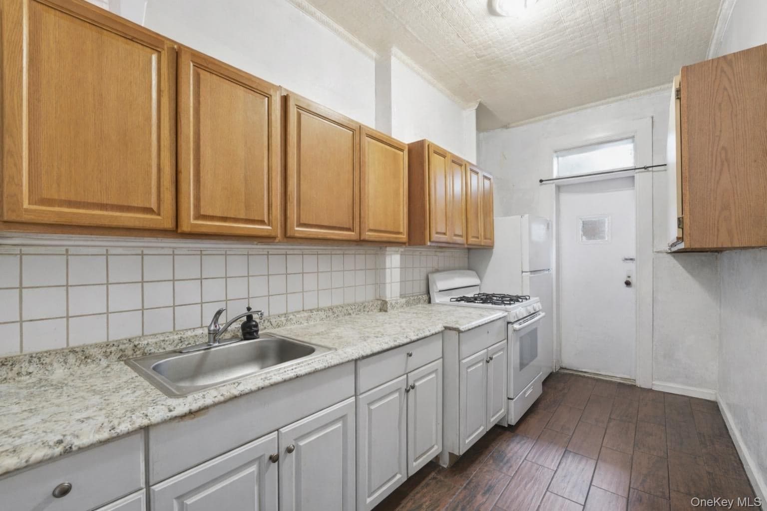 10407 94 Avenue thumbnail 7