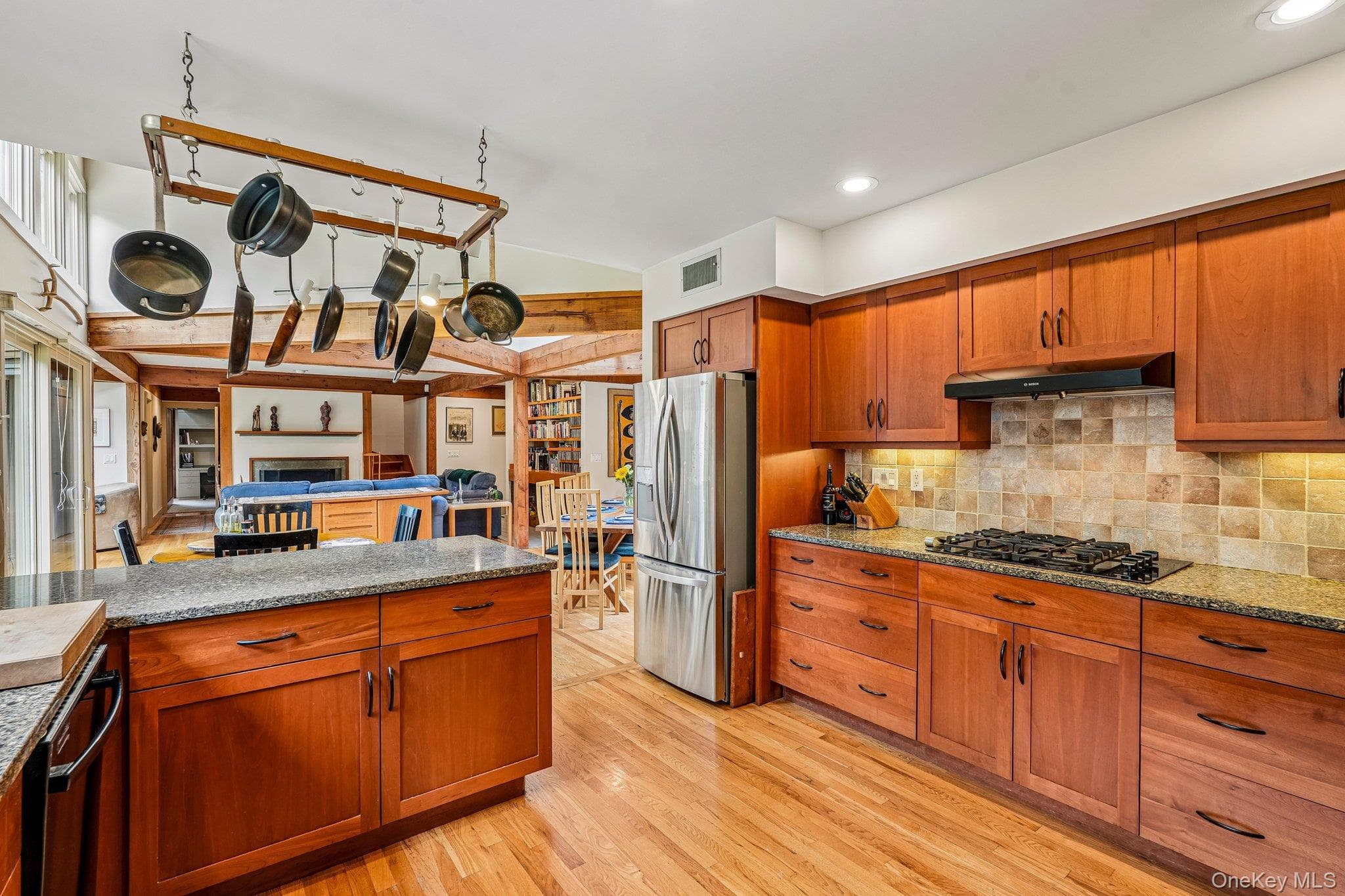 65 Colonial Avenue thumbnail 9