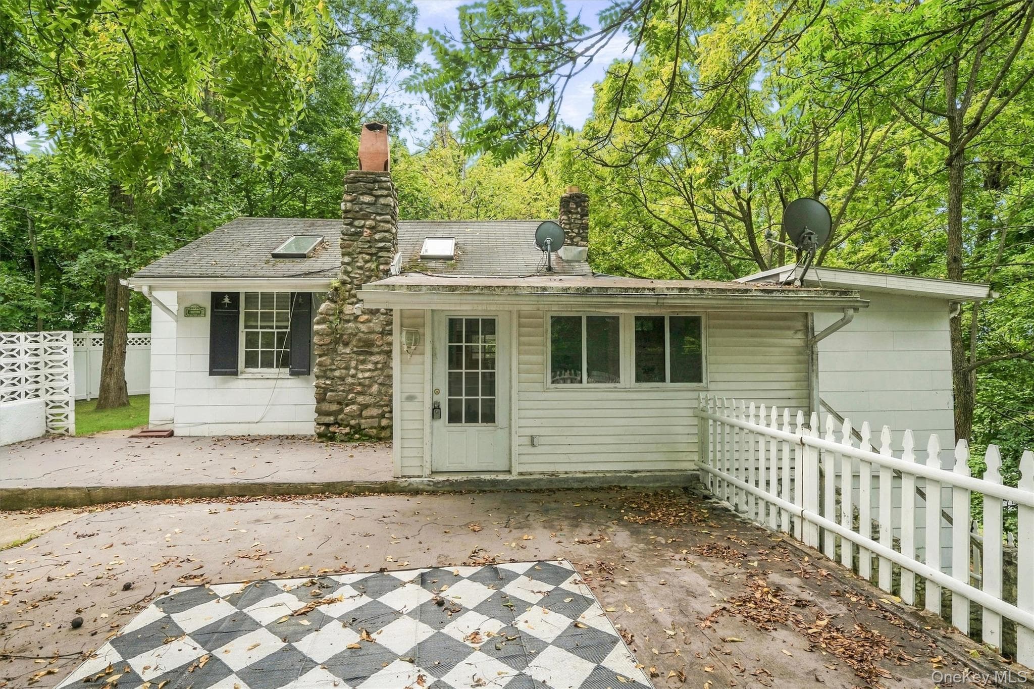 4 Hillside Trail, Monroe