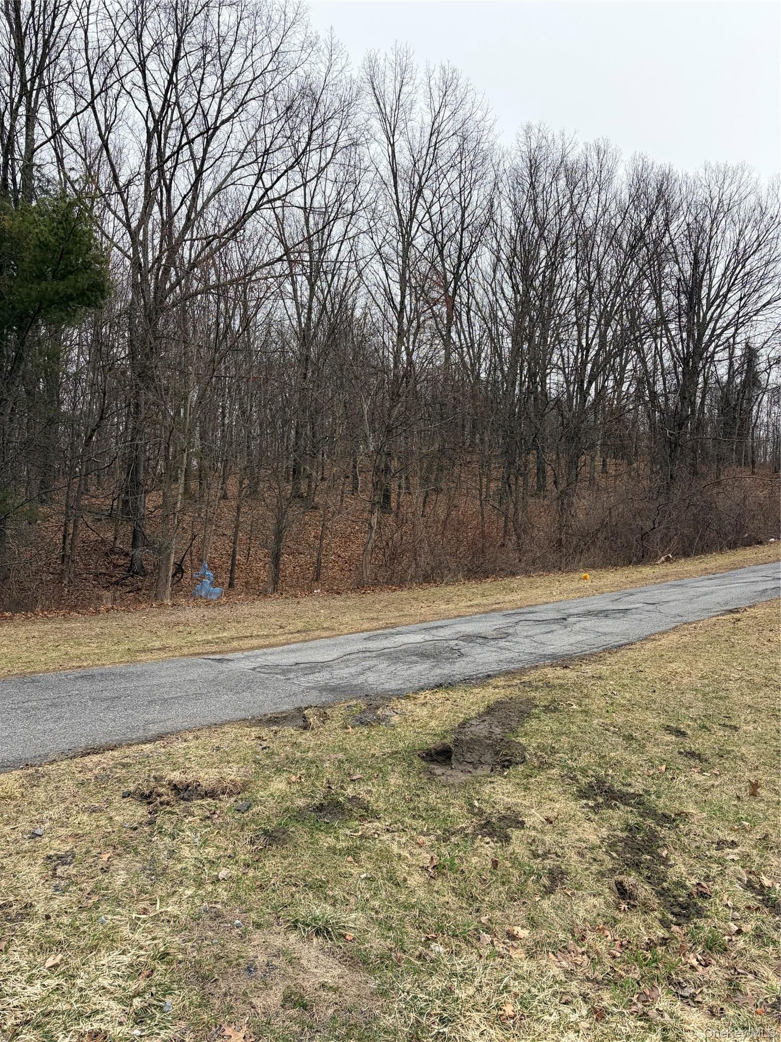 3748 Us Highway 9w, Highland