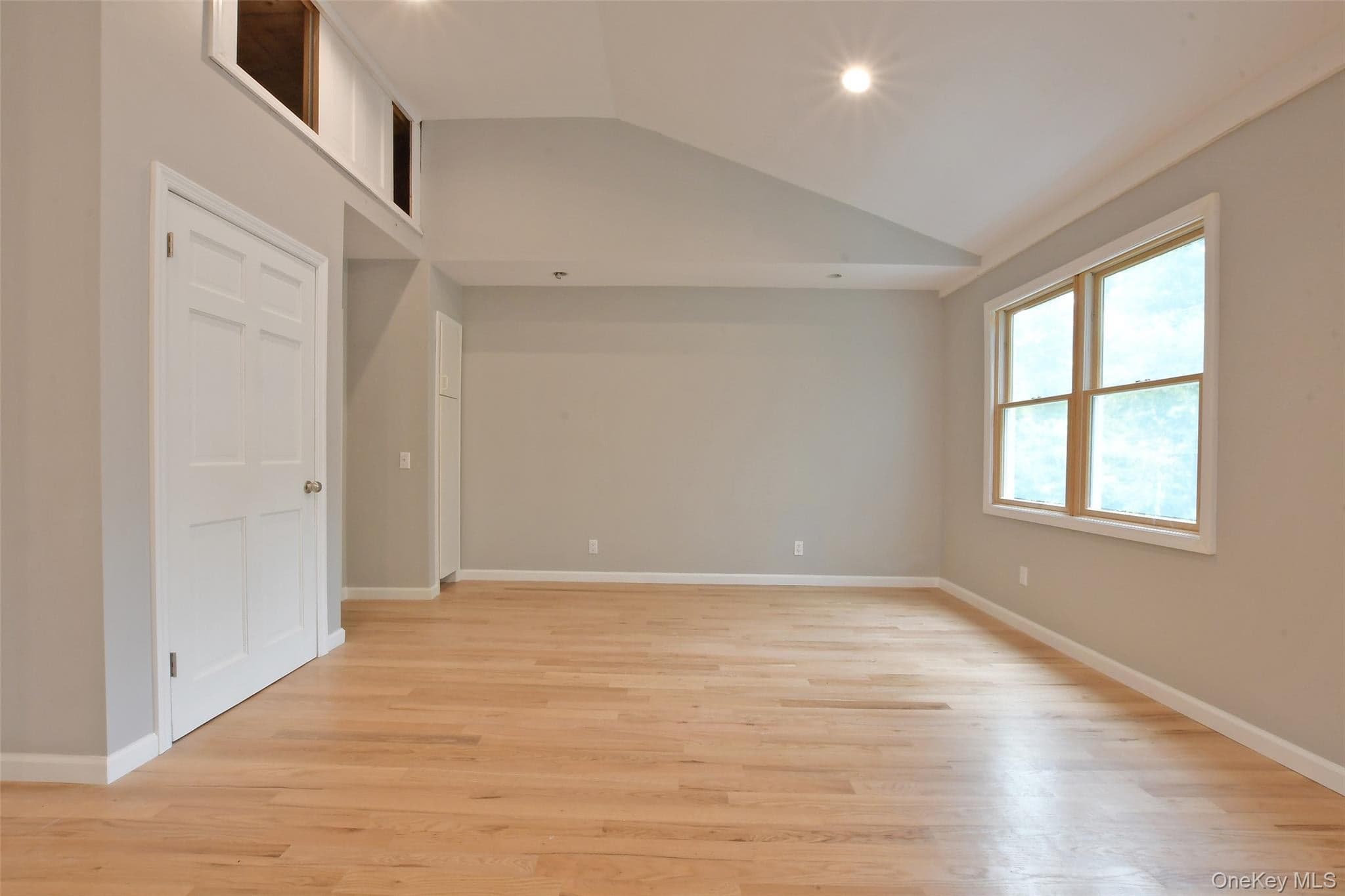 6 Southold Road thumbnail 12