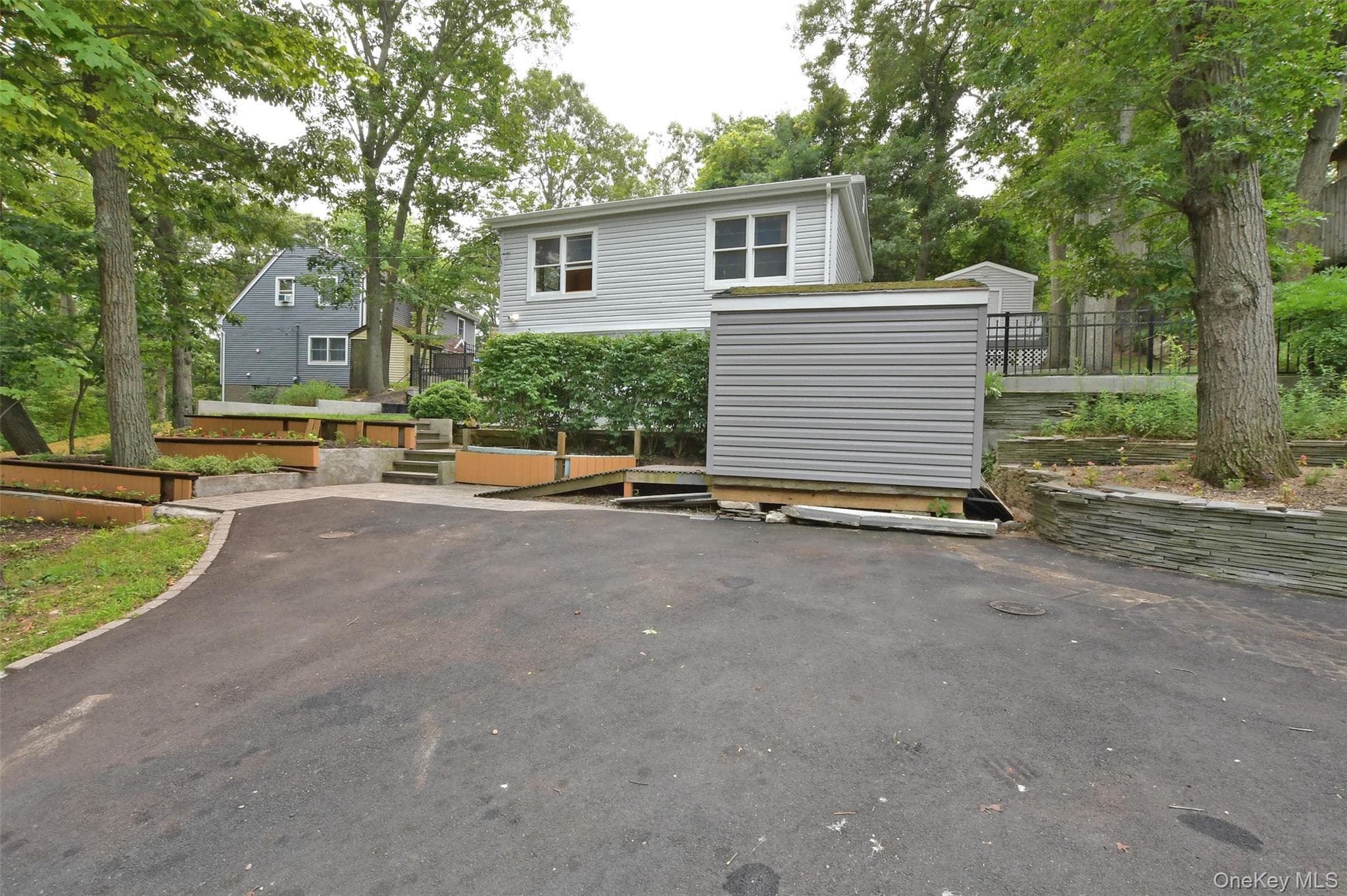 6 Southold Road thumbnail 35