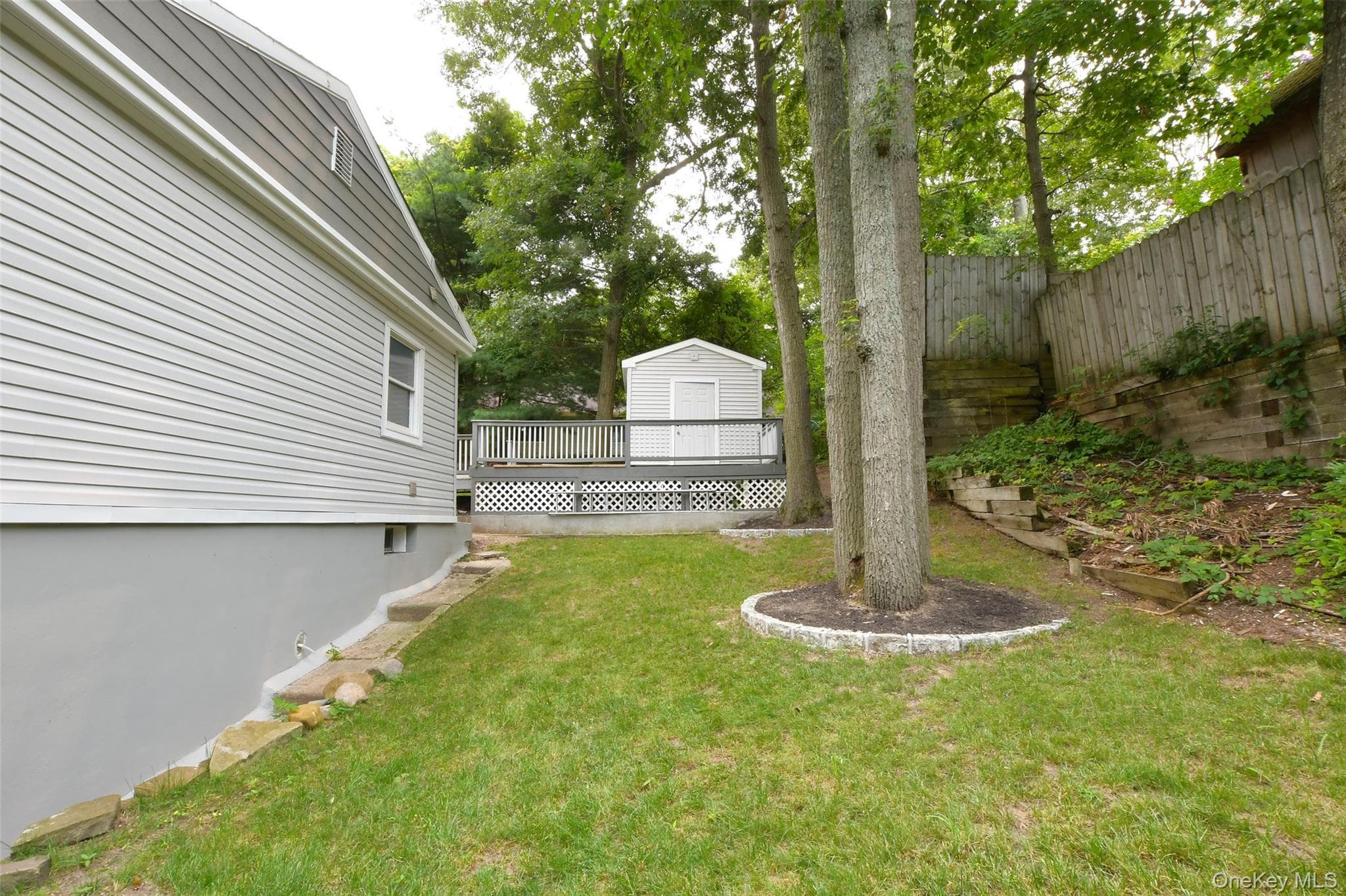 6 Southold Road thumbnail 30