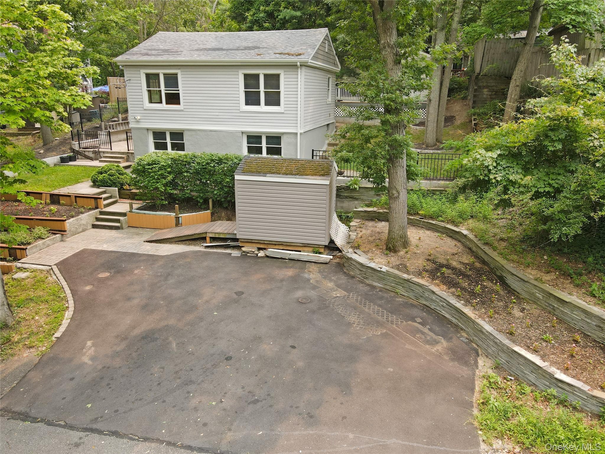 6 Southold Road thumbnail 36