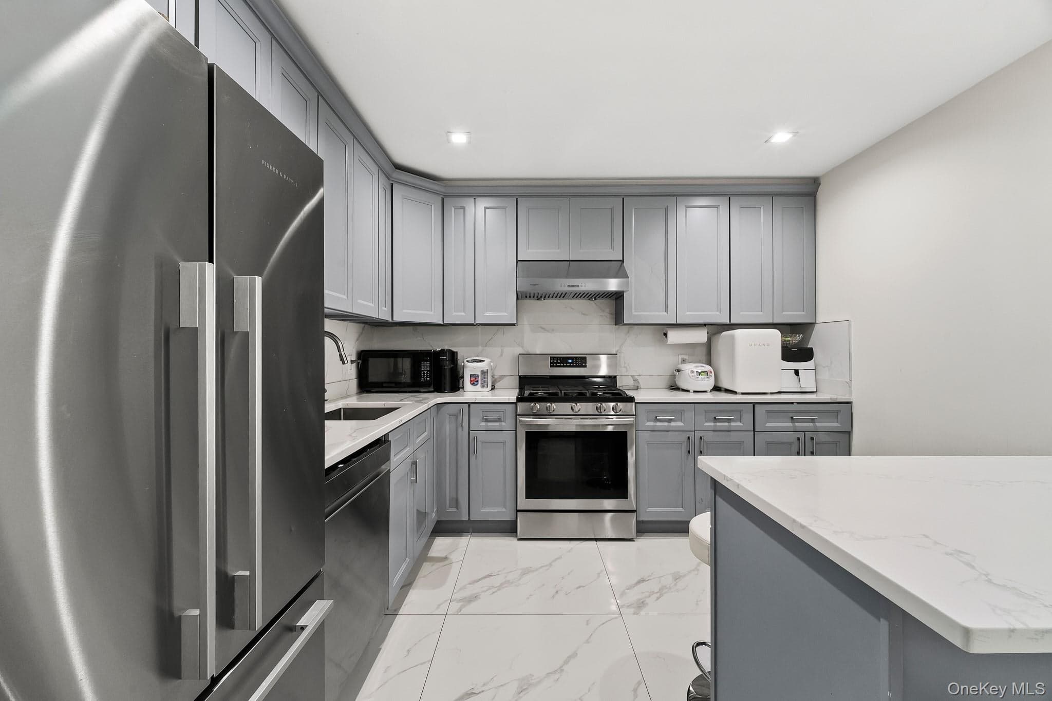 4162 Bowne Street Unit: 5A thumbnail 2