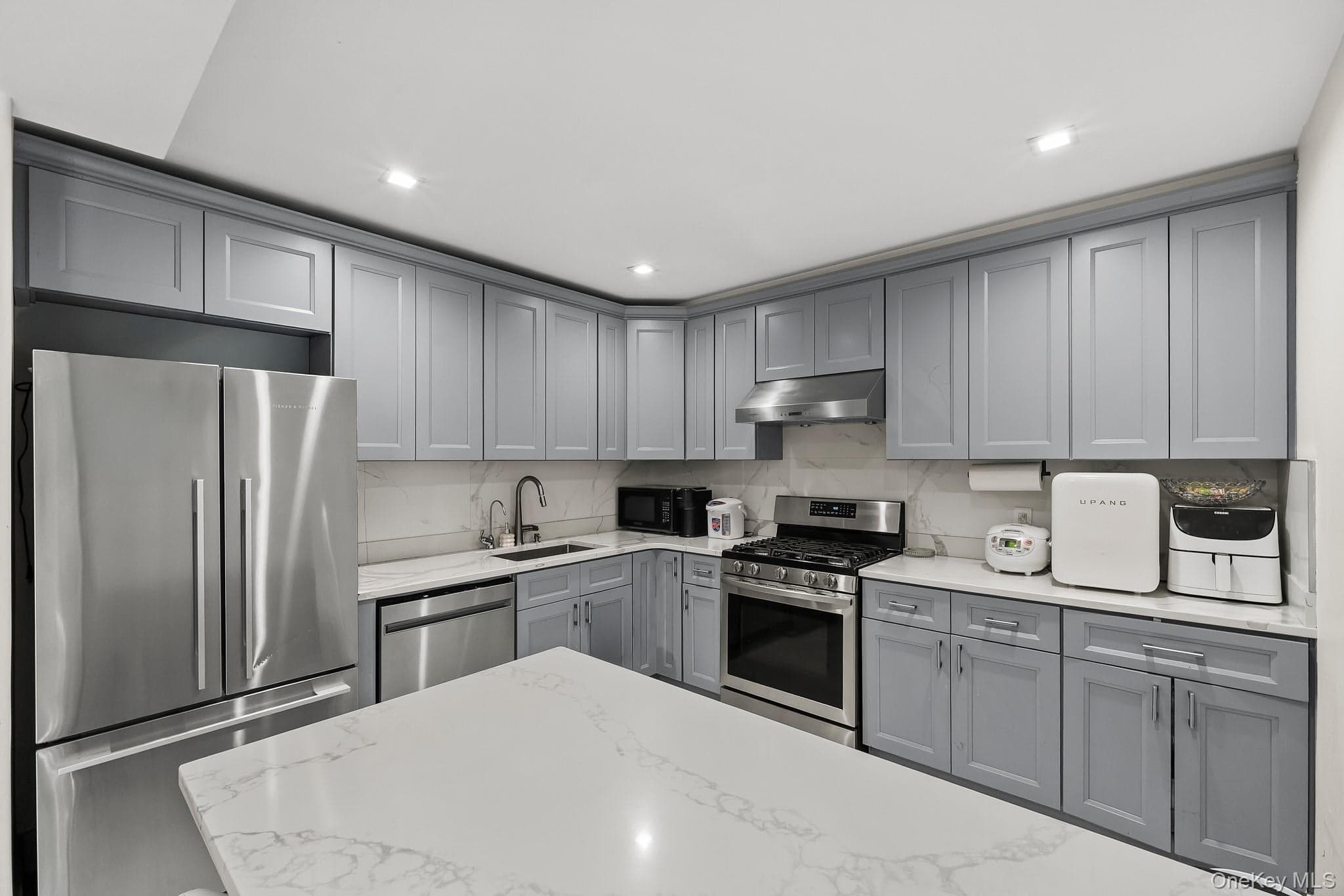 4162 Bowne Street Unit: 5A thumbnail 3