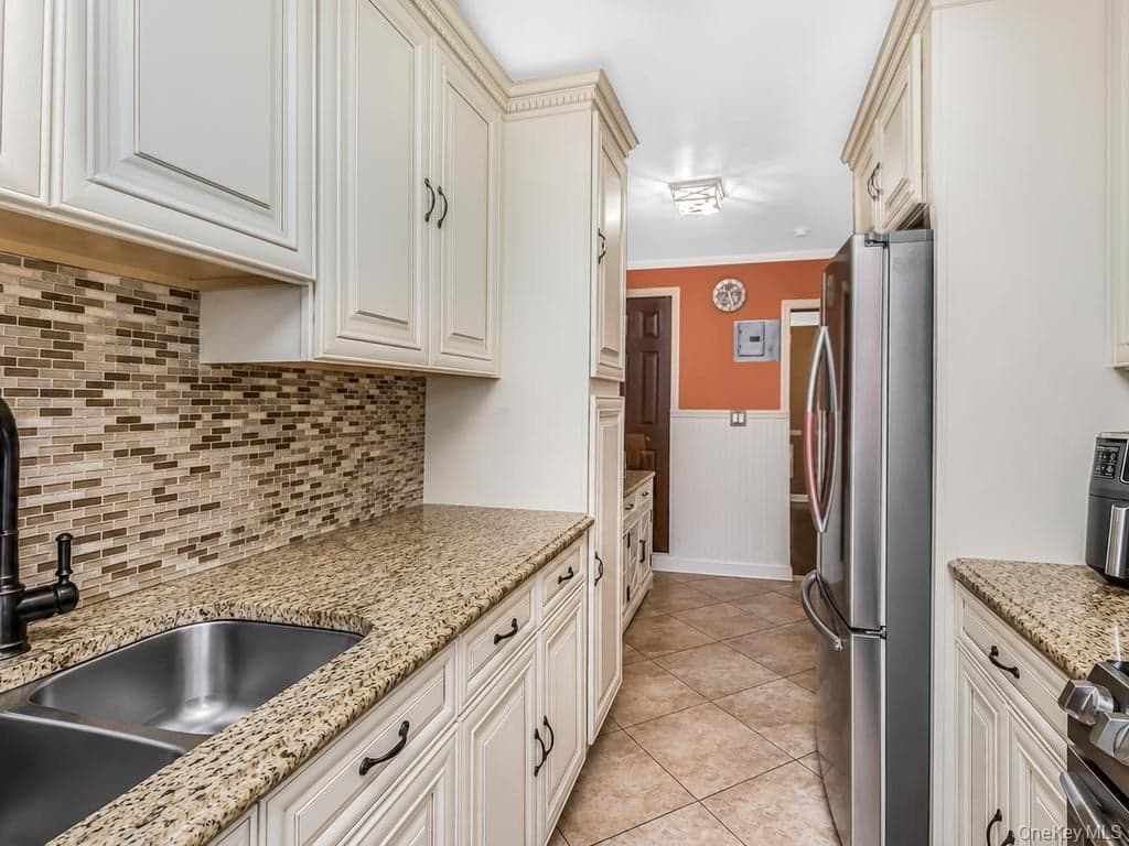 480 Riverdale Avenue Unit: 6H thumbnail 6
