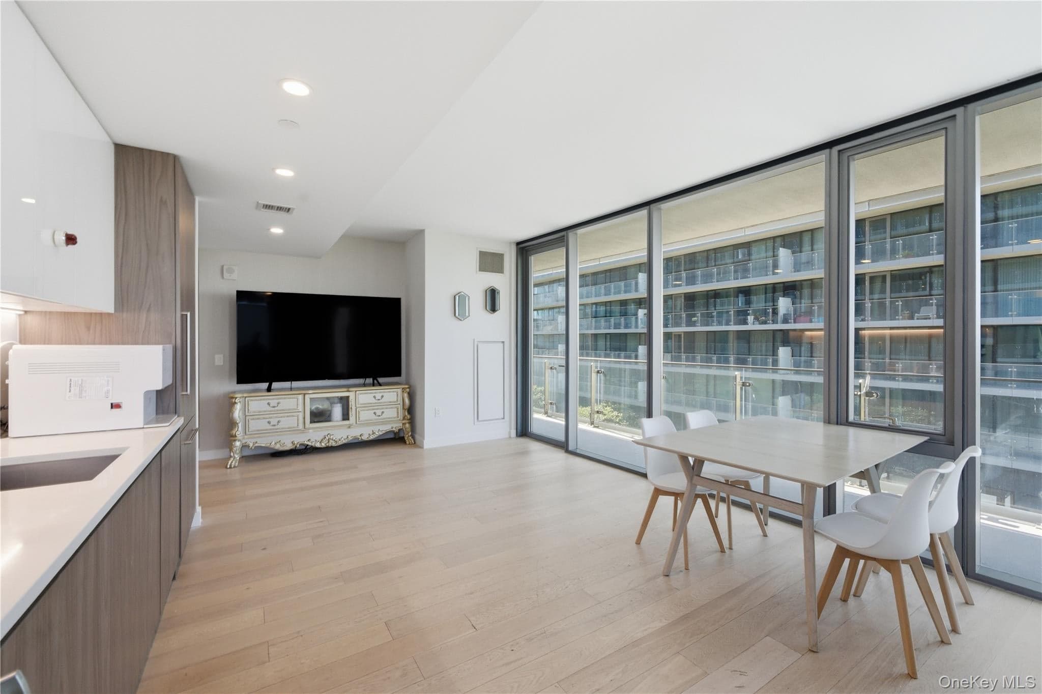 131-01 40th Road Unit: 11A thumbnail 2