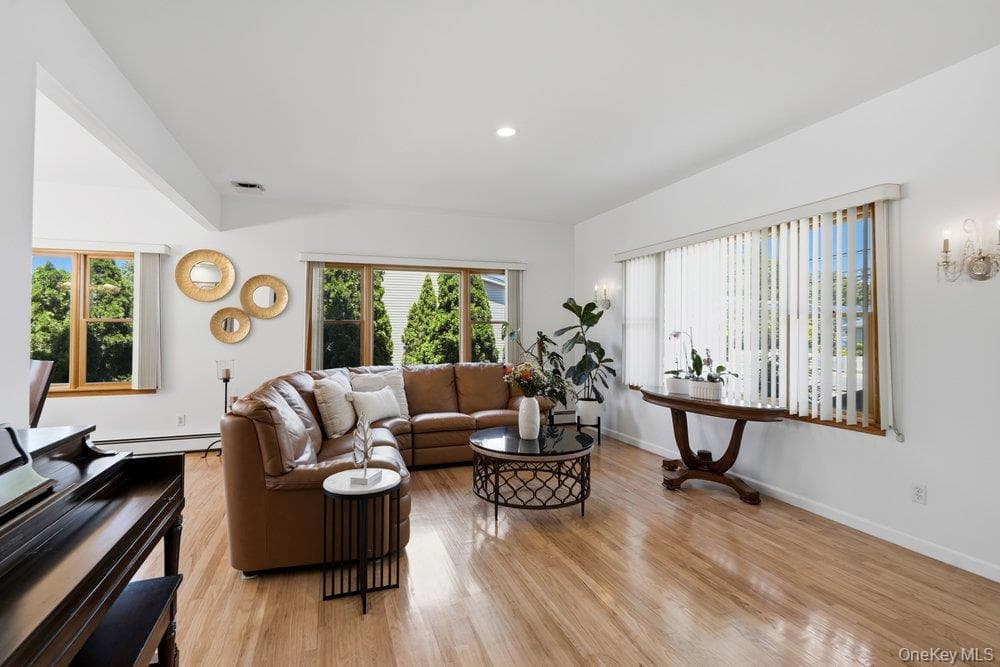 2066 Washington Avenue thumbnail 18