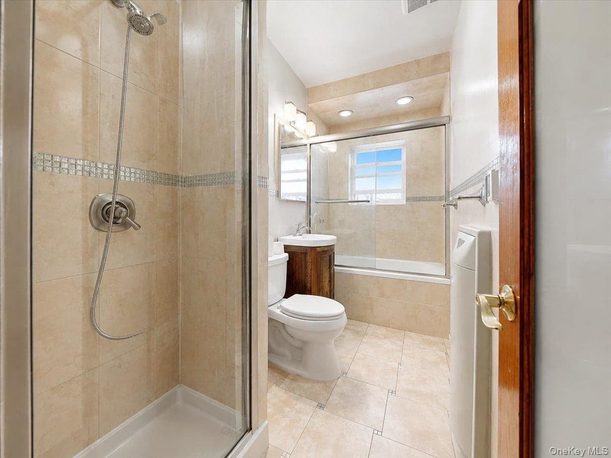 320 E 59th Street thumbnail 10