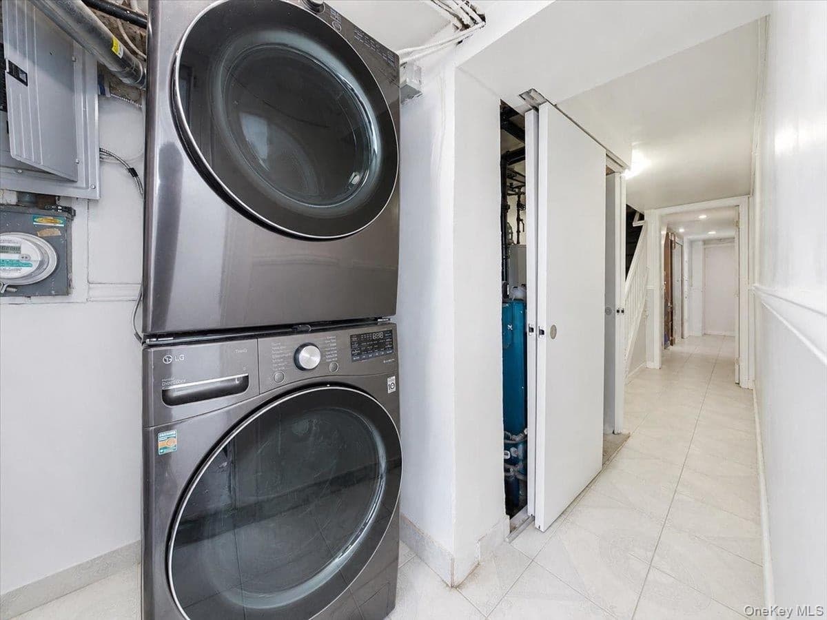320 E 59th Street thumbnail 12