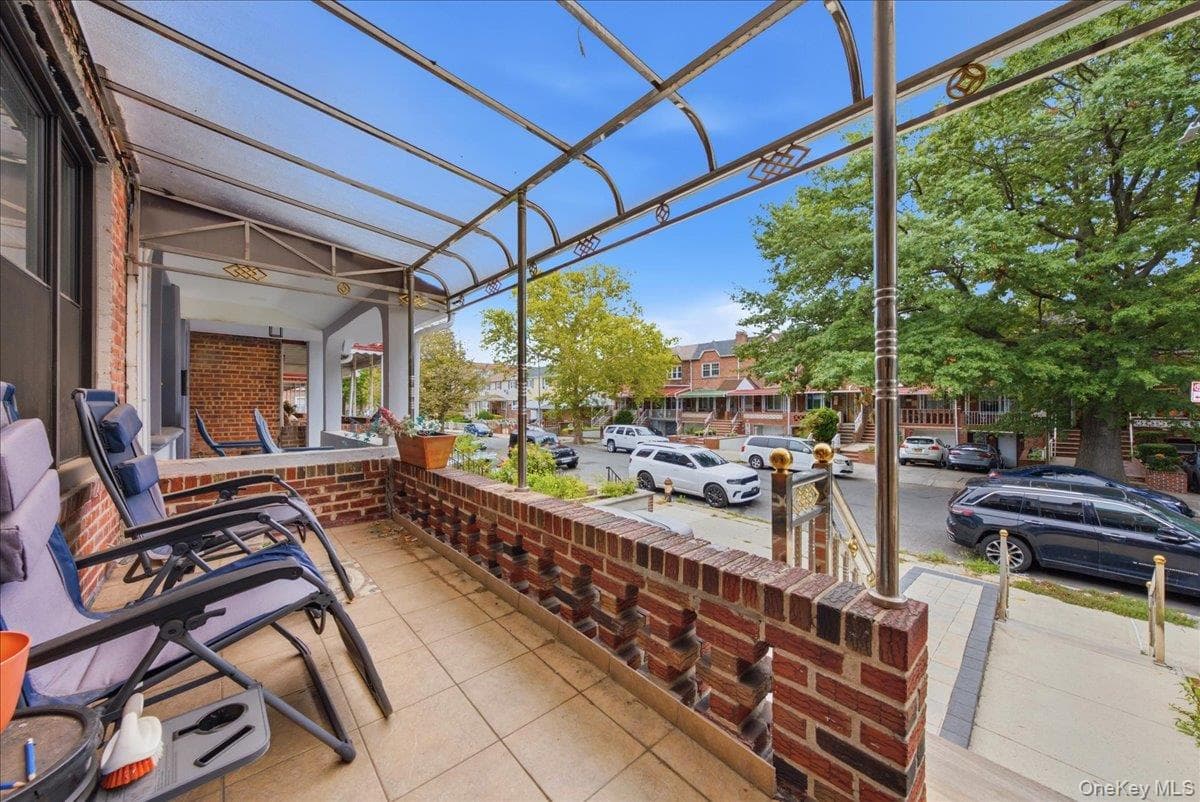 320 E 59th Street thumbnail 2