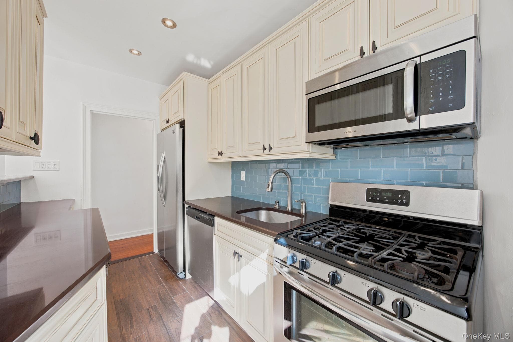 51-34 30th Avenue Unit: 4P thumbnail 3