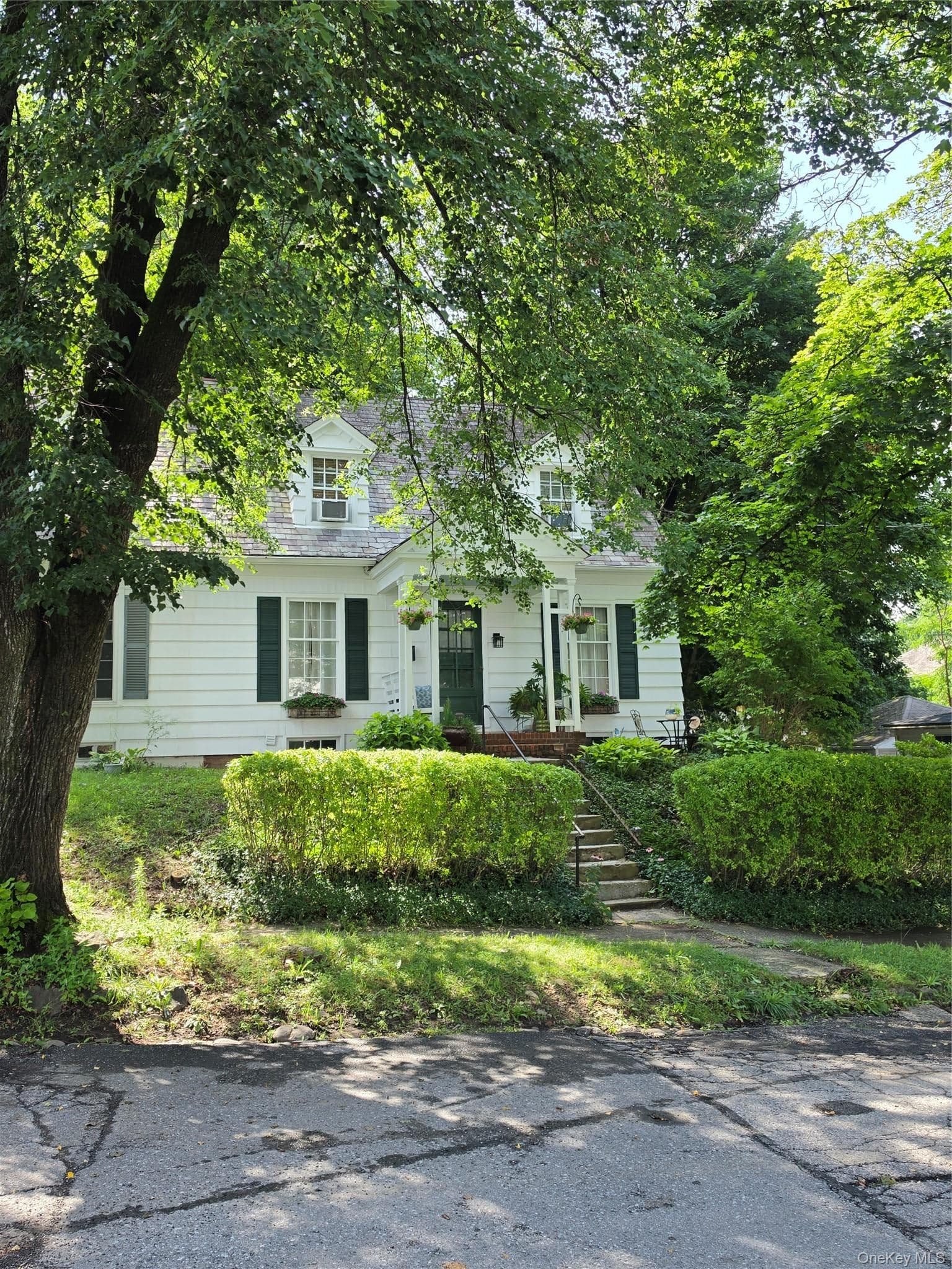 20 Bush Avenue, Newburgh