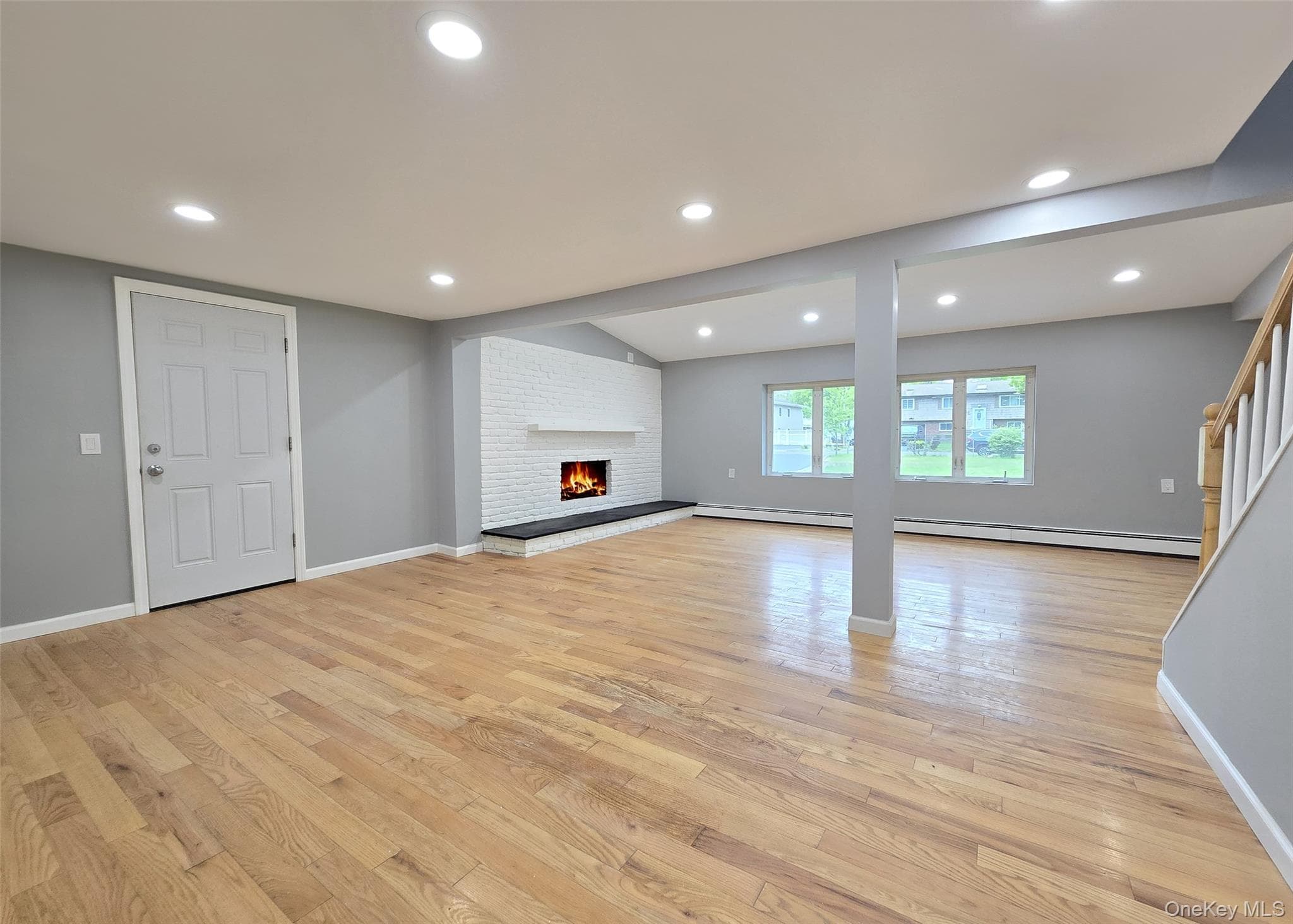 40 Aster Avenue thumbnail 2