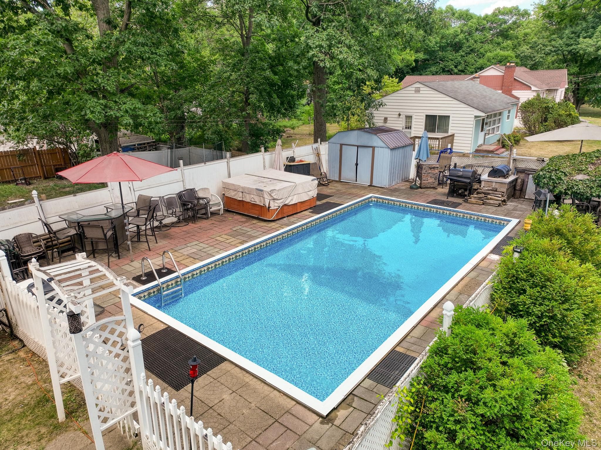 64 Crestwood Boulevard thumbnail 36