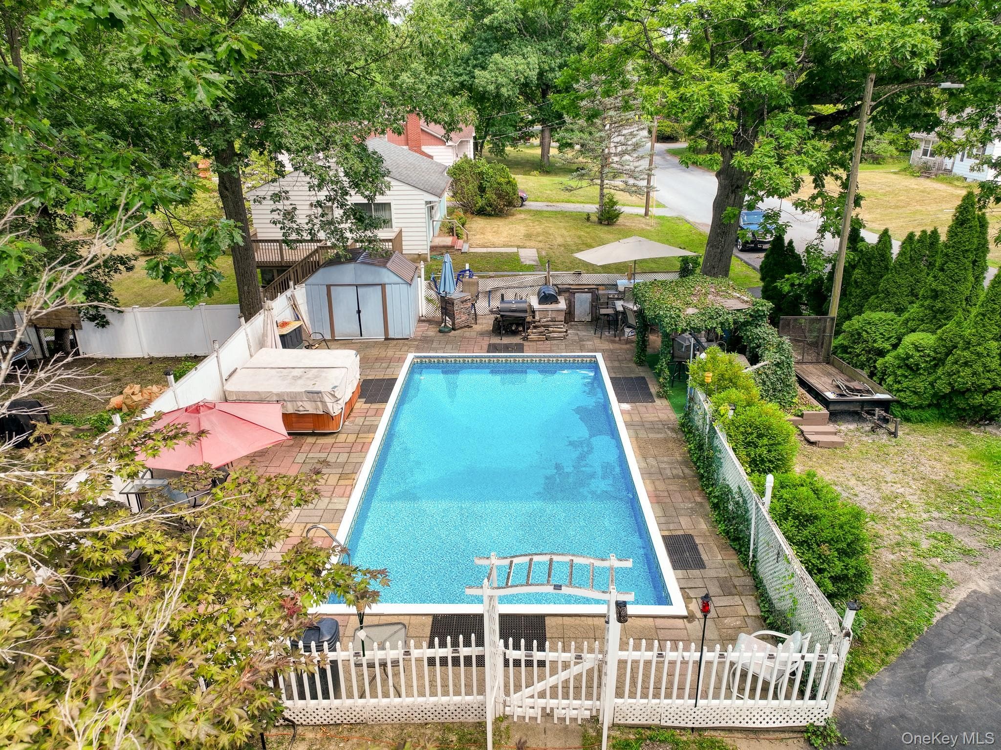 64 Crestwood Boulevard thumbnail 35
