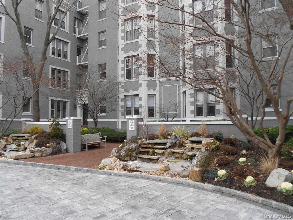 1185 E Broadway Unit: 4E thumbnail 2