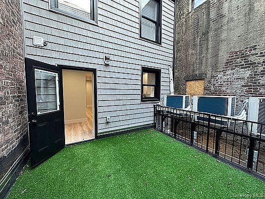 76 Rockaway Avenue thumbnail 23