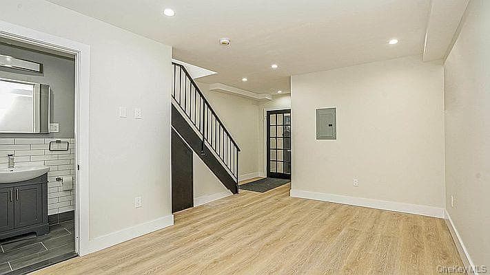 76 Rockaway Avenue thumbnail 43