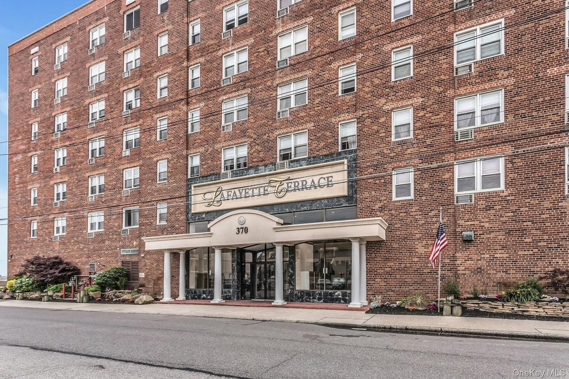370 W Broadway Unit: 4J thumbnail 2