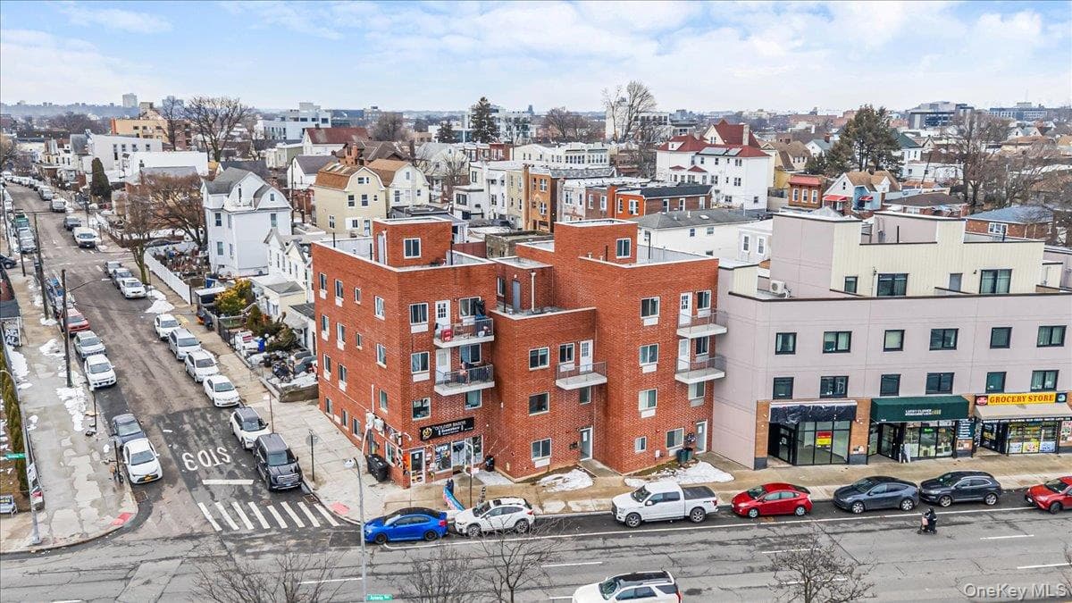 106-18 Astoria Boulevard thumbnail 3