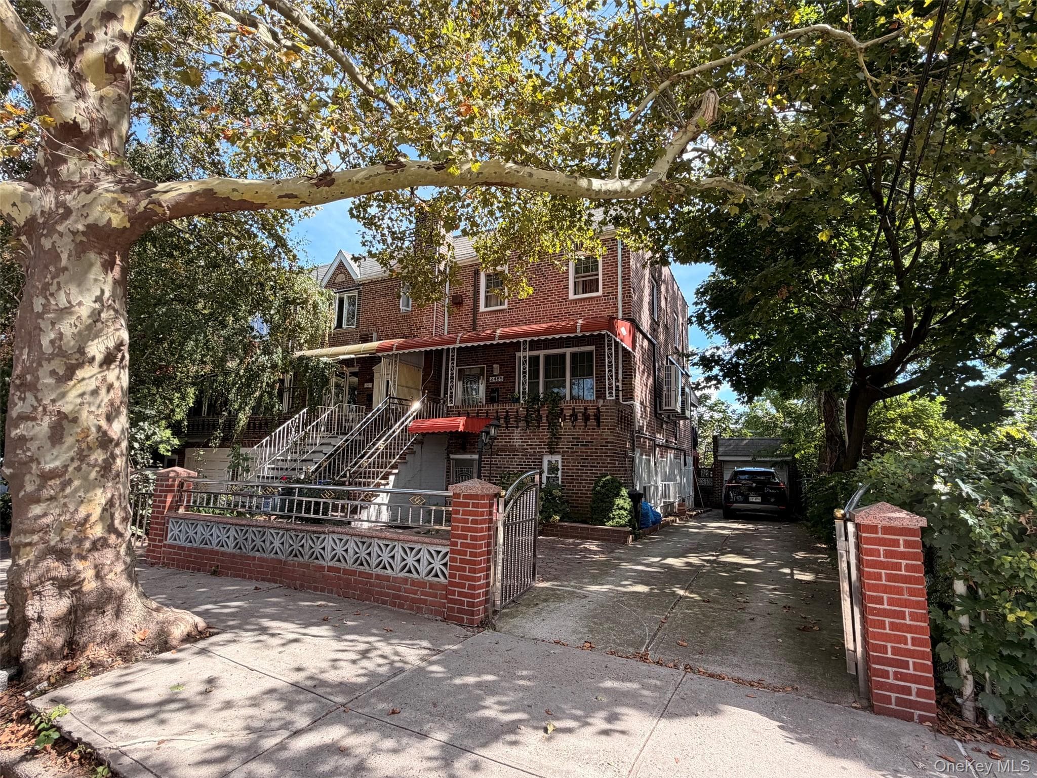 2485 E 7th Street thumbnail 2