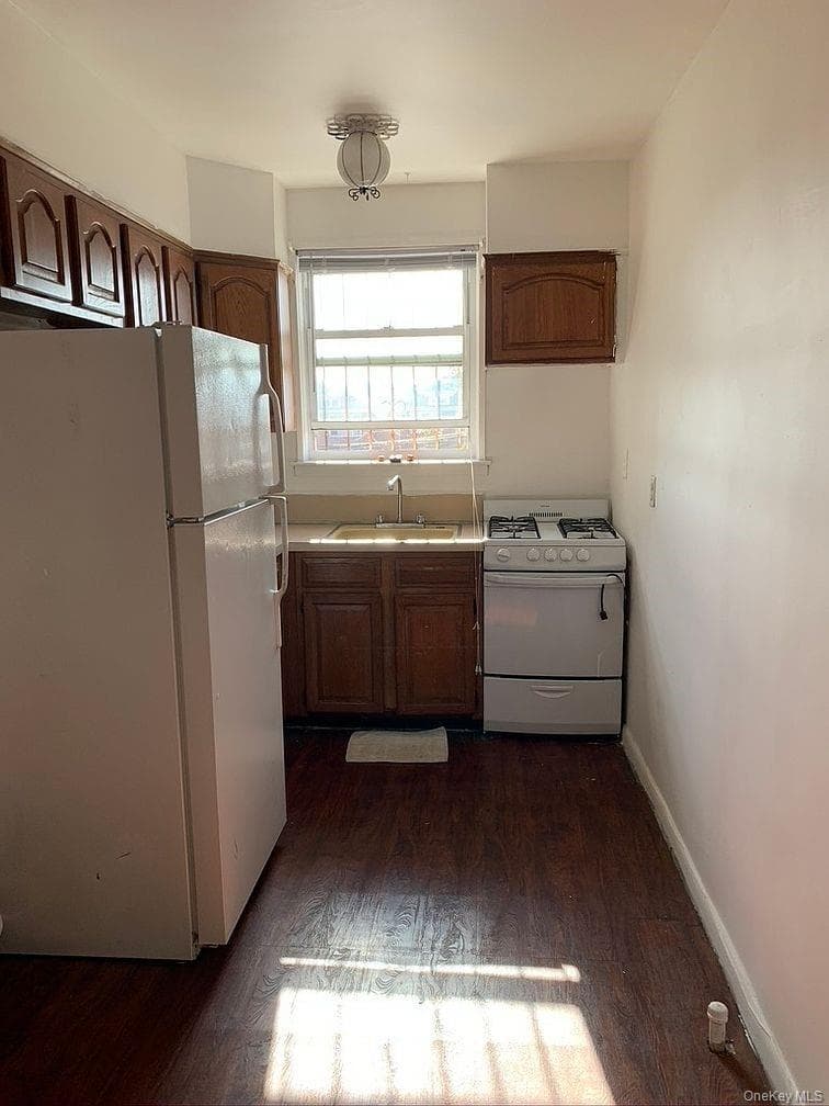 34-55 60th Street St thumbnail 6