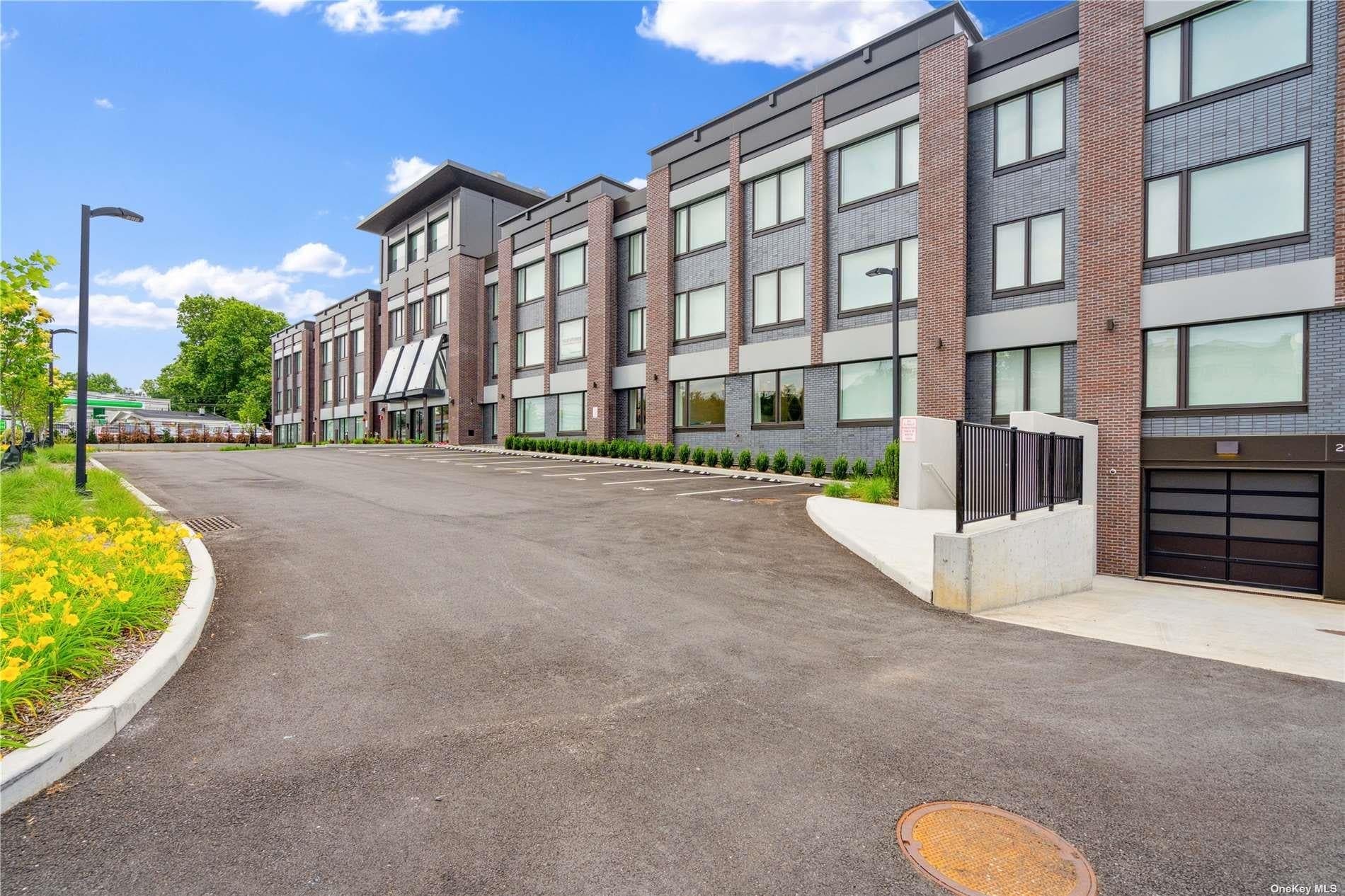 218 Middle Neck Road Unit: 110 thumbnail 3