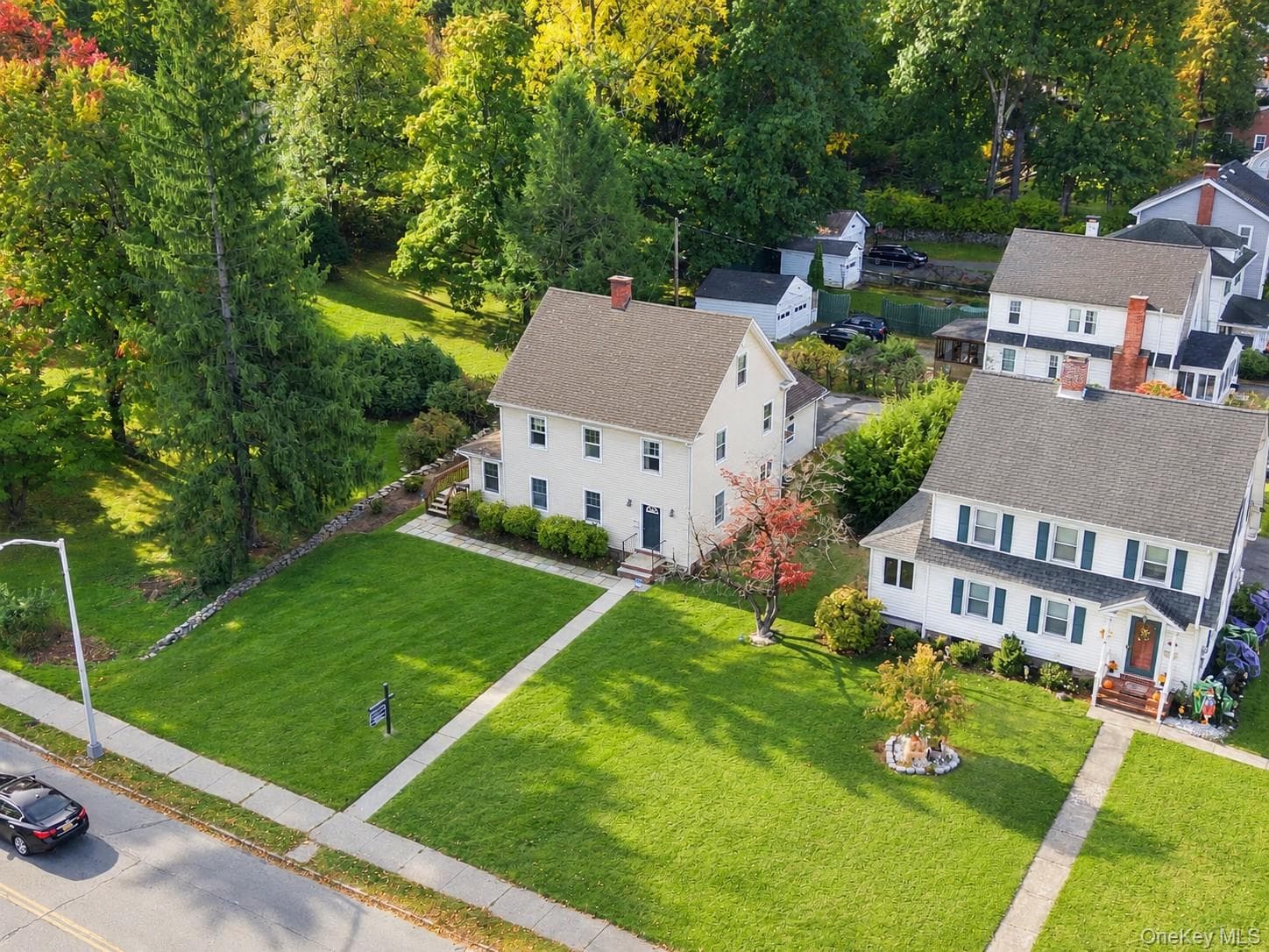 143 Hooker Avenue thumbnail 3