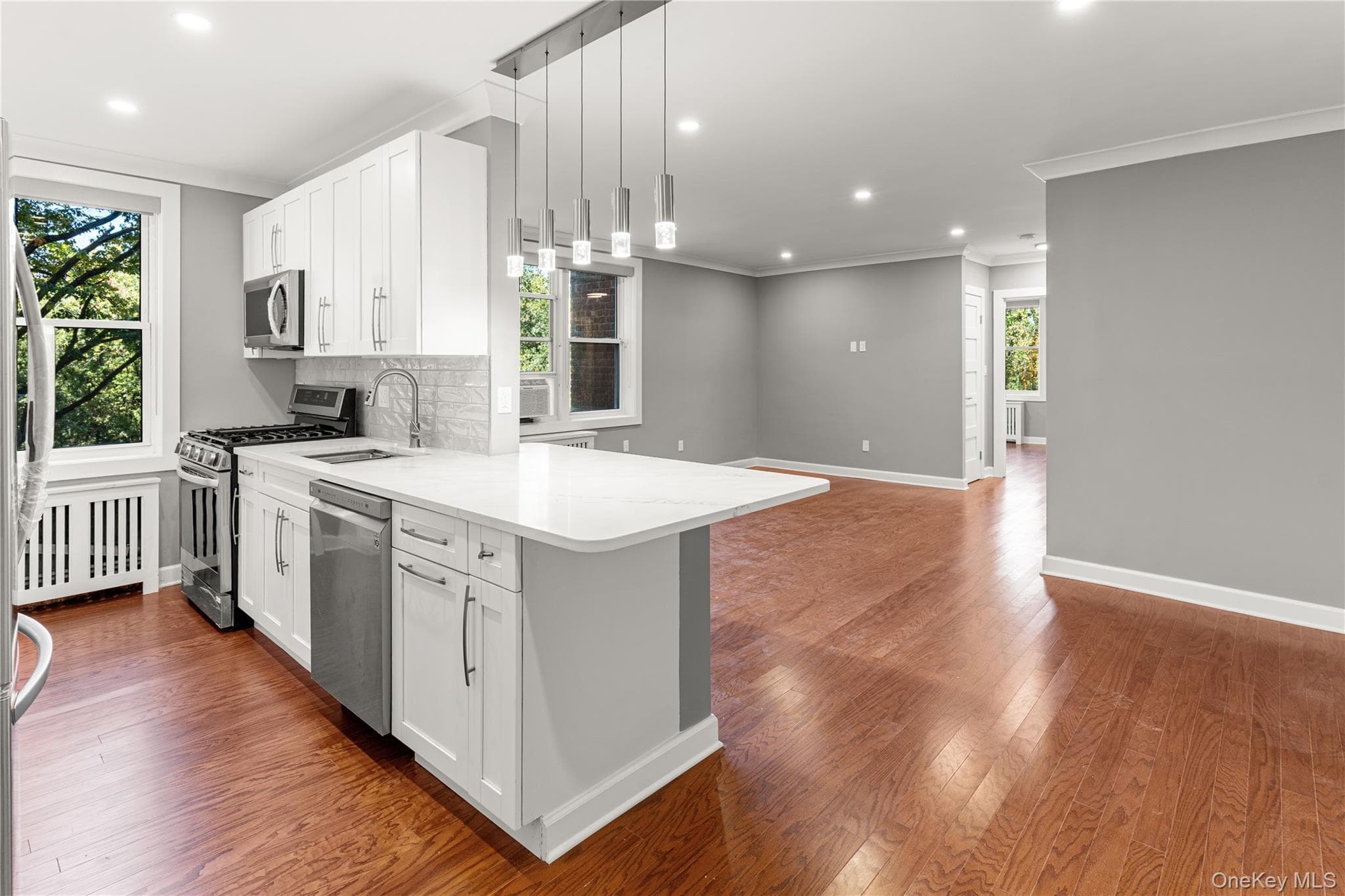 1133 Midland Avenue Unit: 2C thumbnail 4