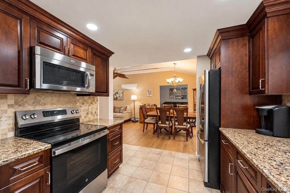 81 Wood Avenue thumbnail 11