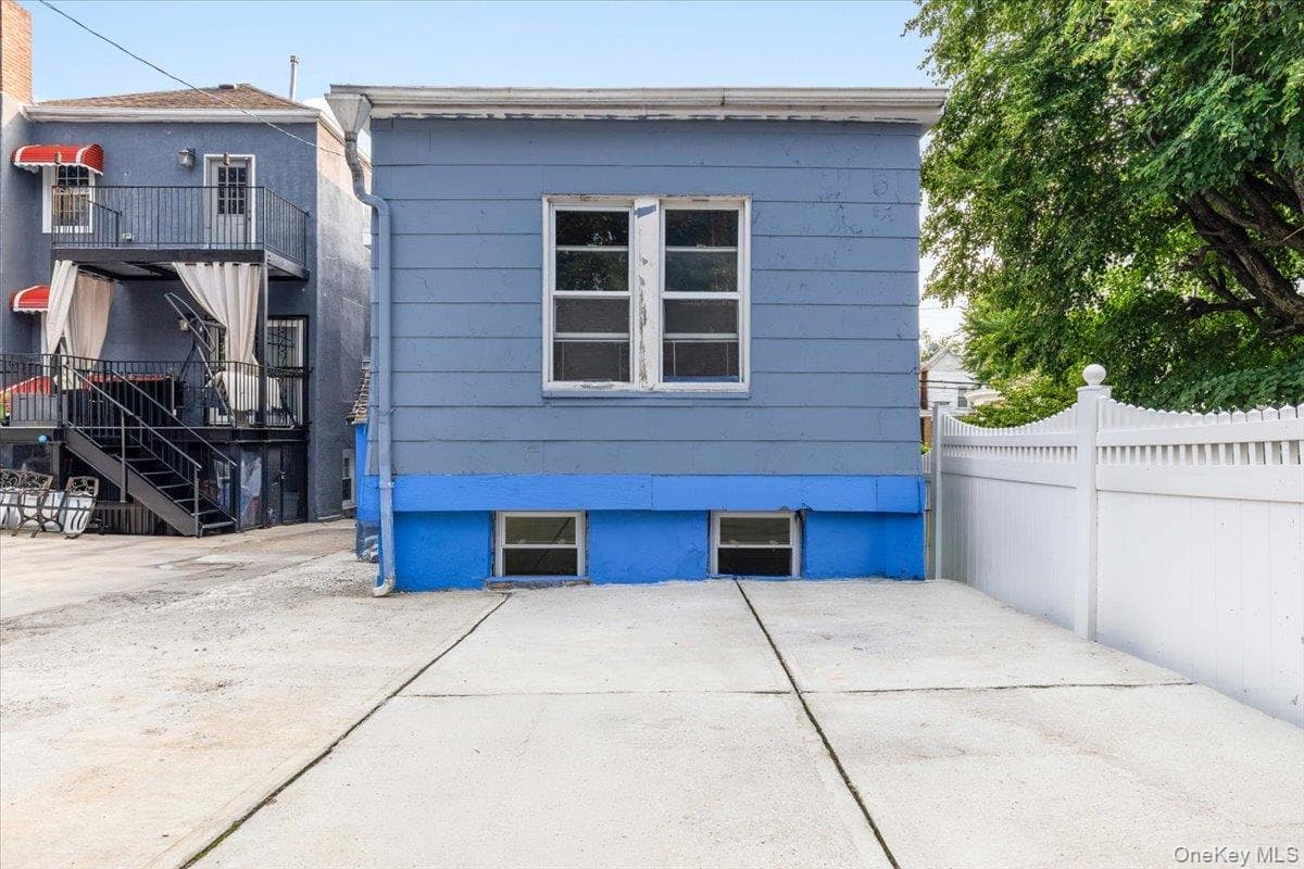 849 E 219th Street thumbnail 26
