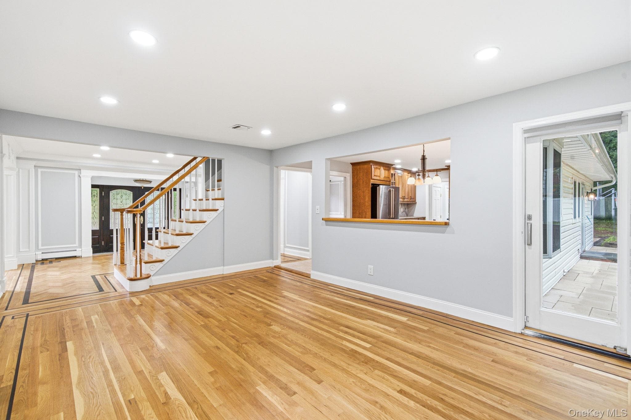 20 Arbor Lane thumbnail 9