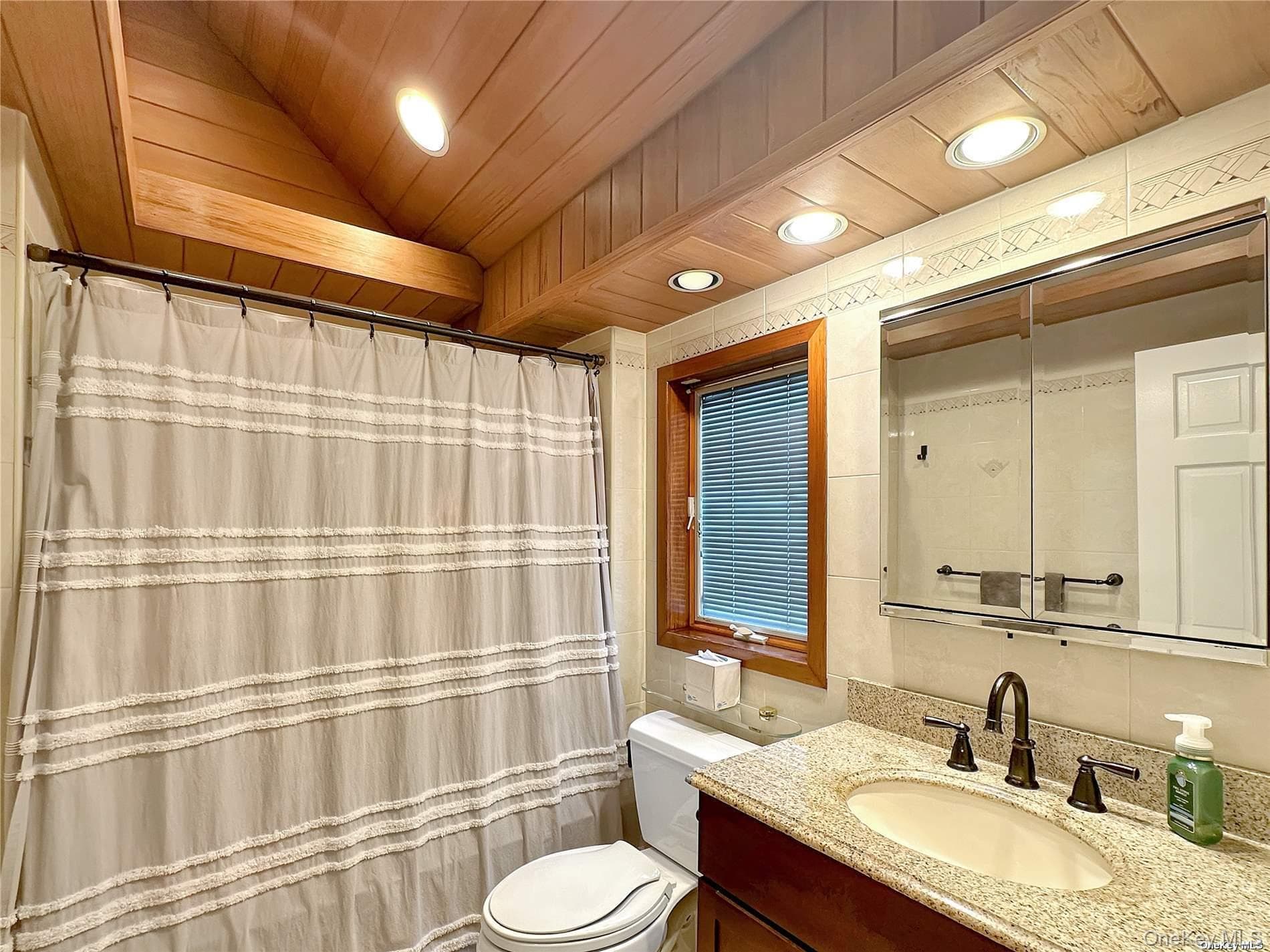 2517 Rockville Centre Parkway thumbnail 17