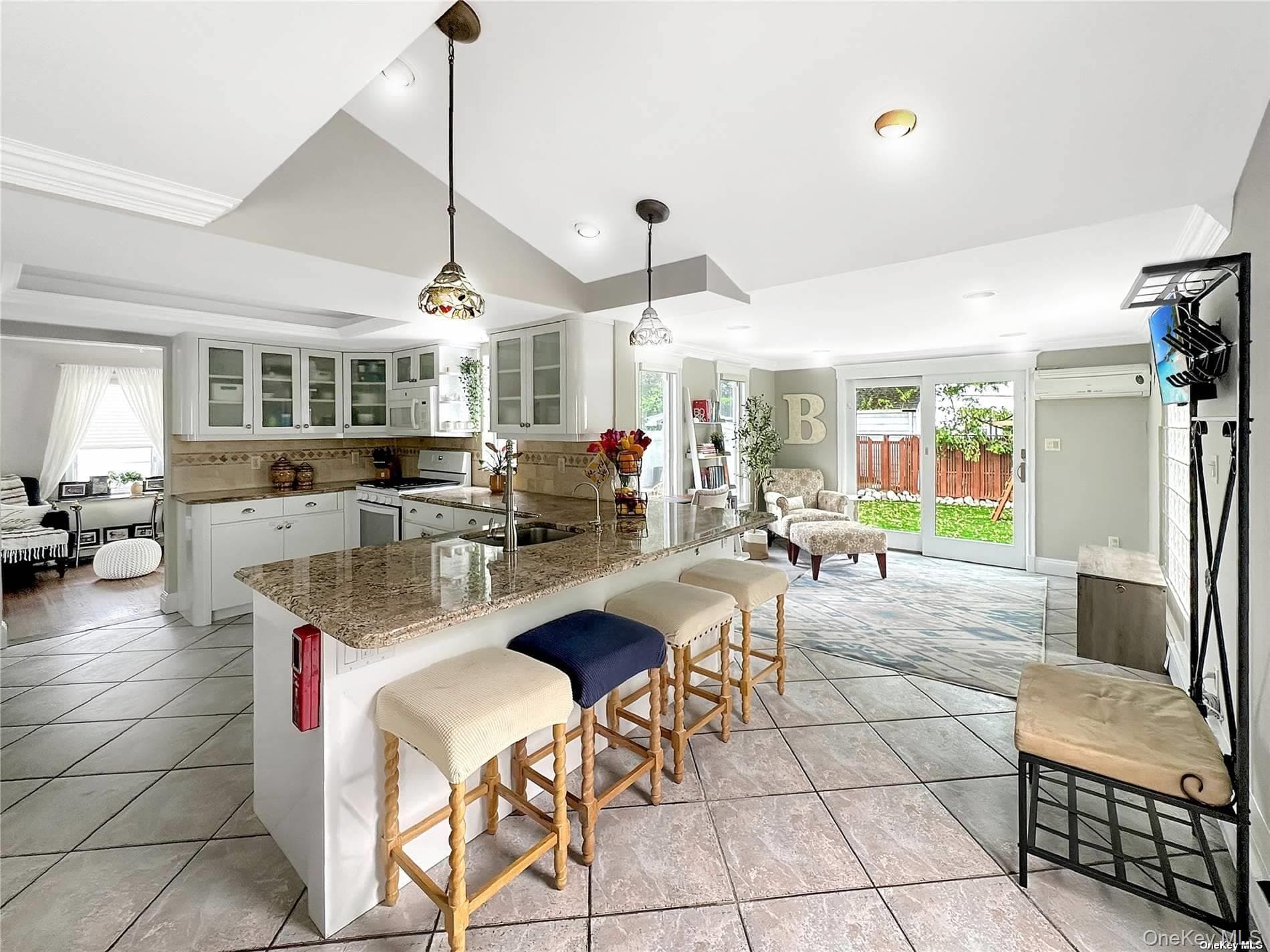 2517 Rockville Centre Parkway thumbnail 13