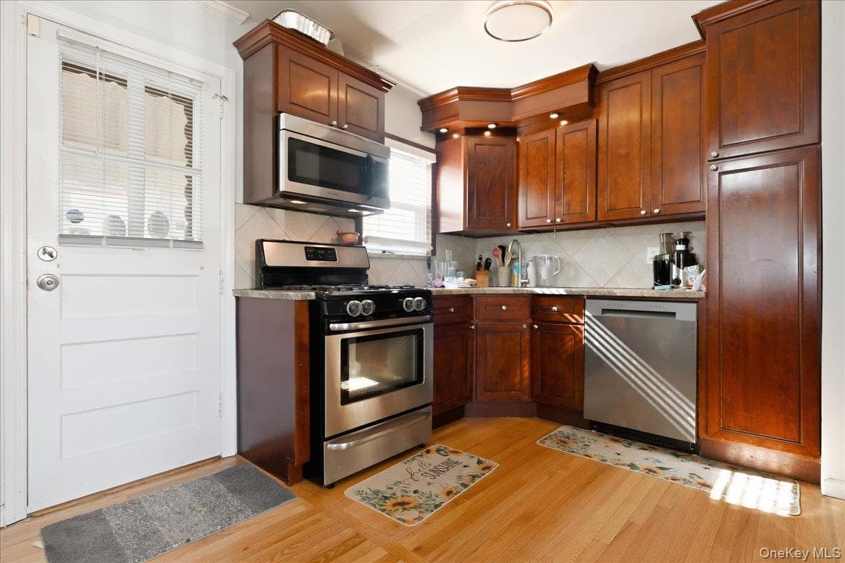 81 Franklin Street thumbnail 11
