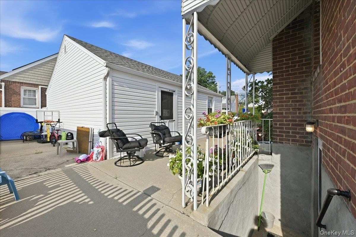 81 Franklin Street thumbnail 35