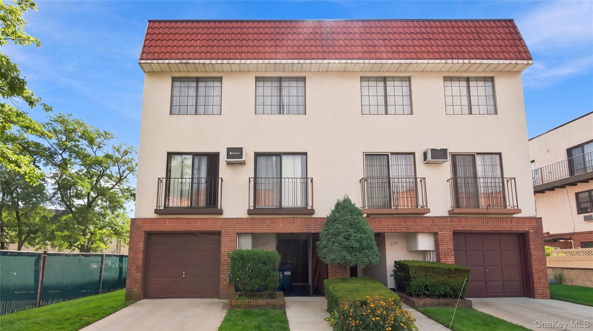 3-27 128th Street Unit: 21D, College Point