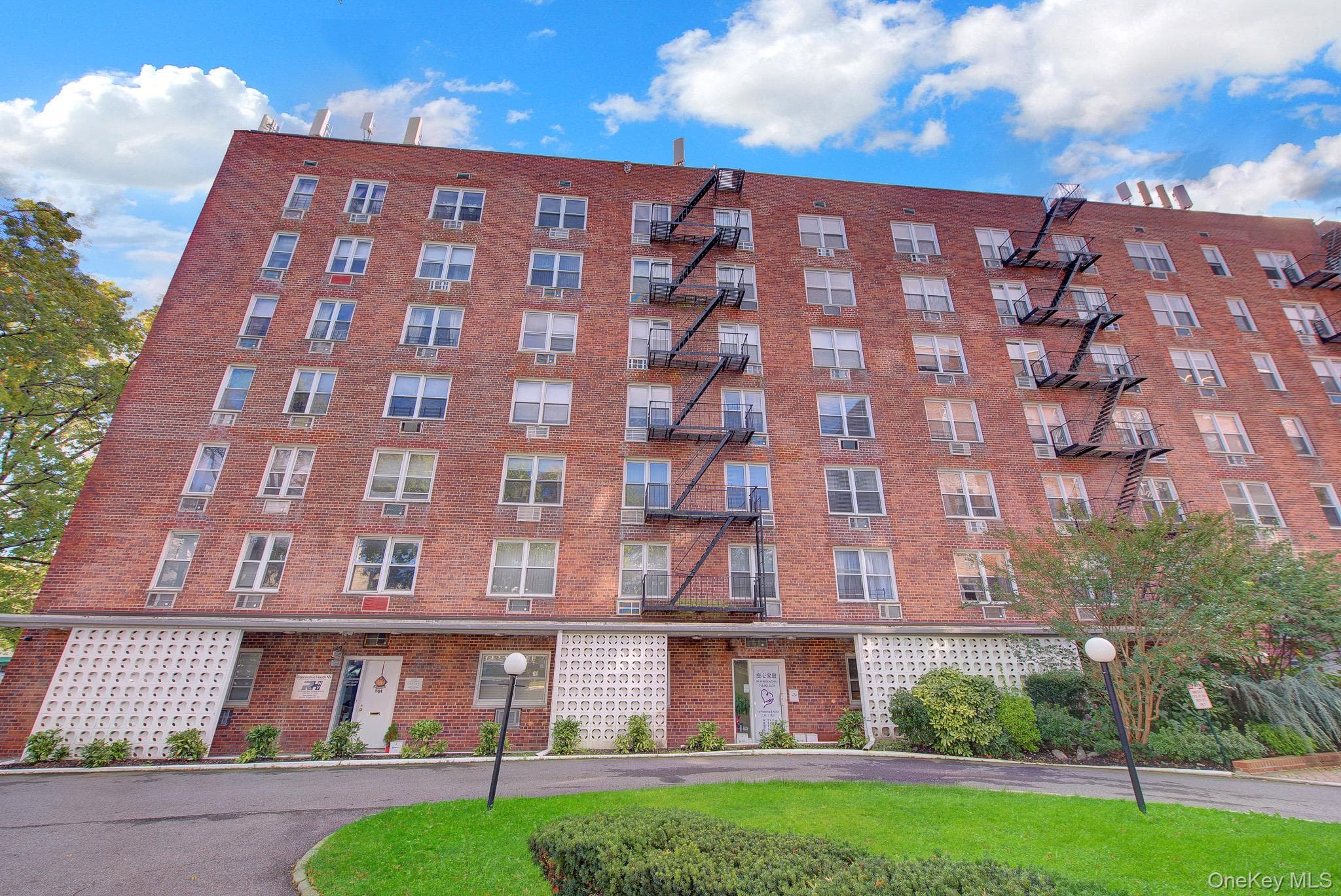 54-40 Little Neck Parkway Unit: 6M thumbnail 2